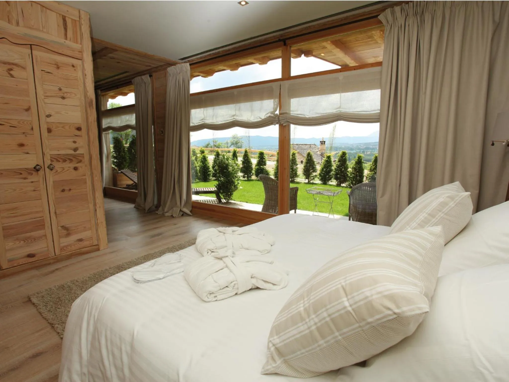 Day, Bed in Hotel Viñas de Lárrede