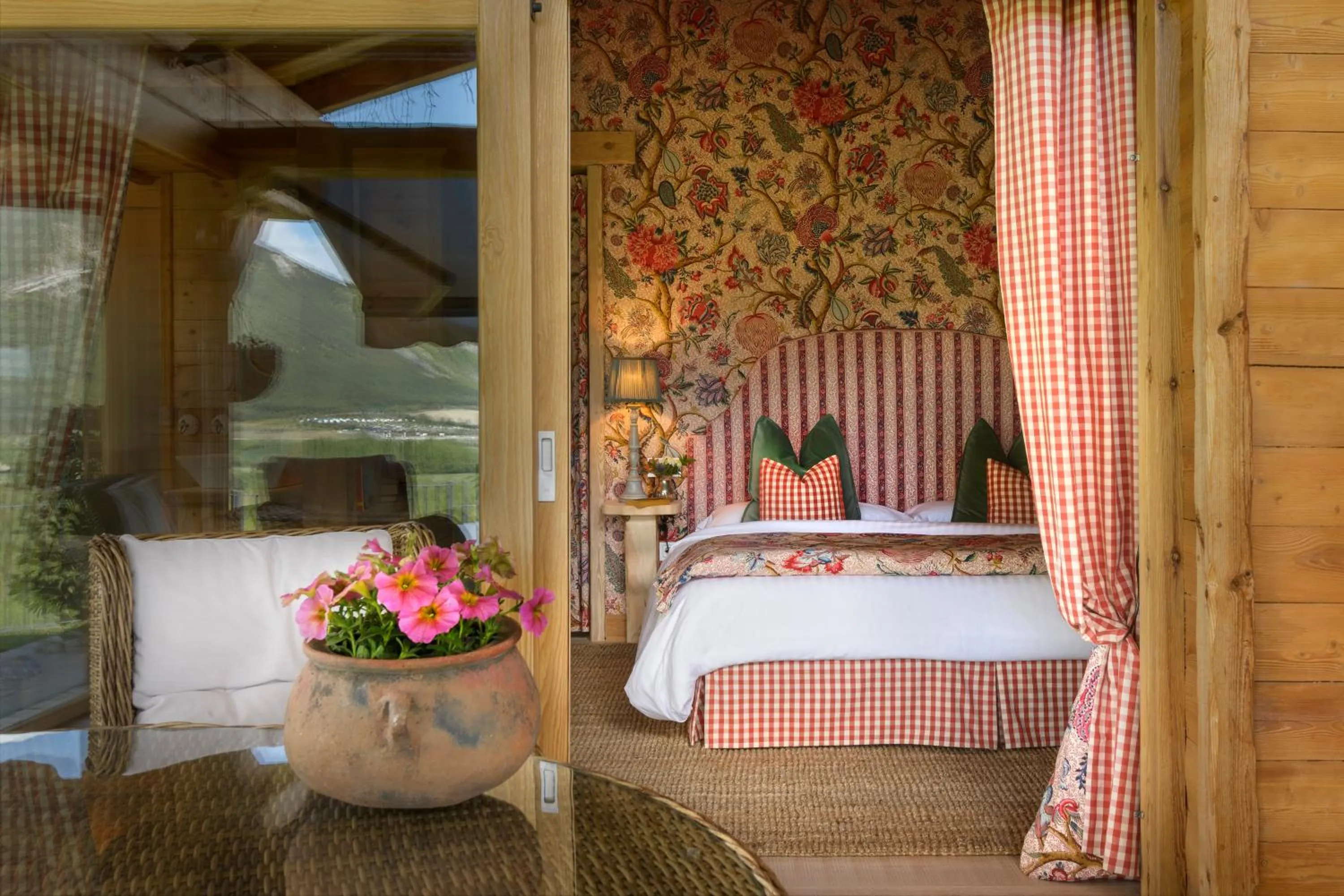 Photo of the whole room, Bed in Hotel Viñas de Lárrede