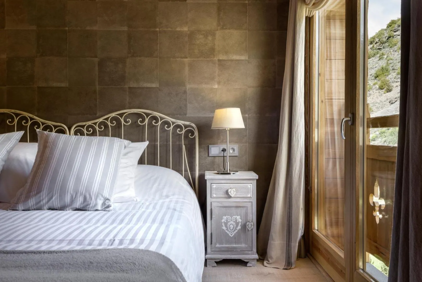 Bed in Hotel Viñas de Lárrede