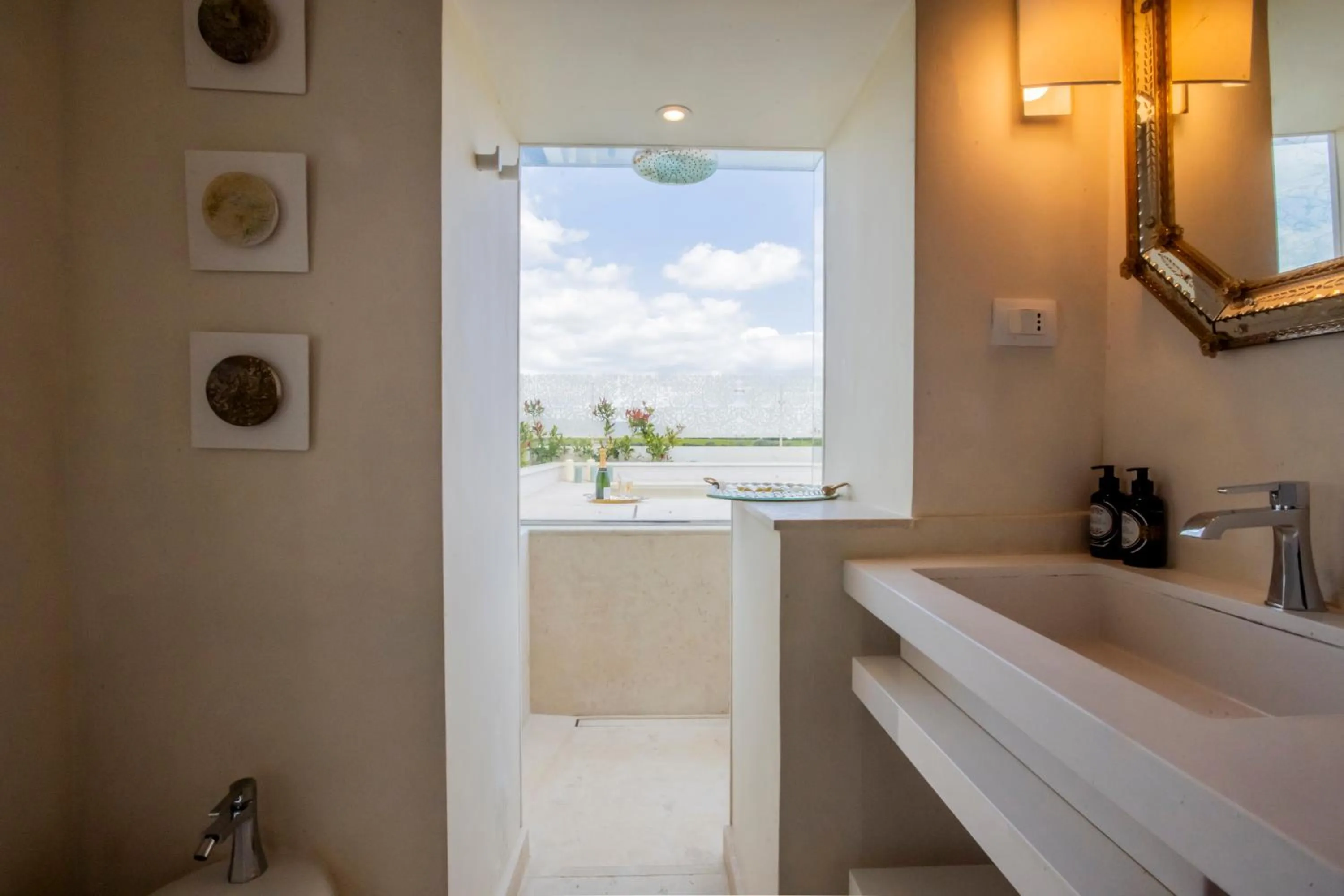 Bathroom in Zahir Country House Boutique Hotel Noto