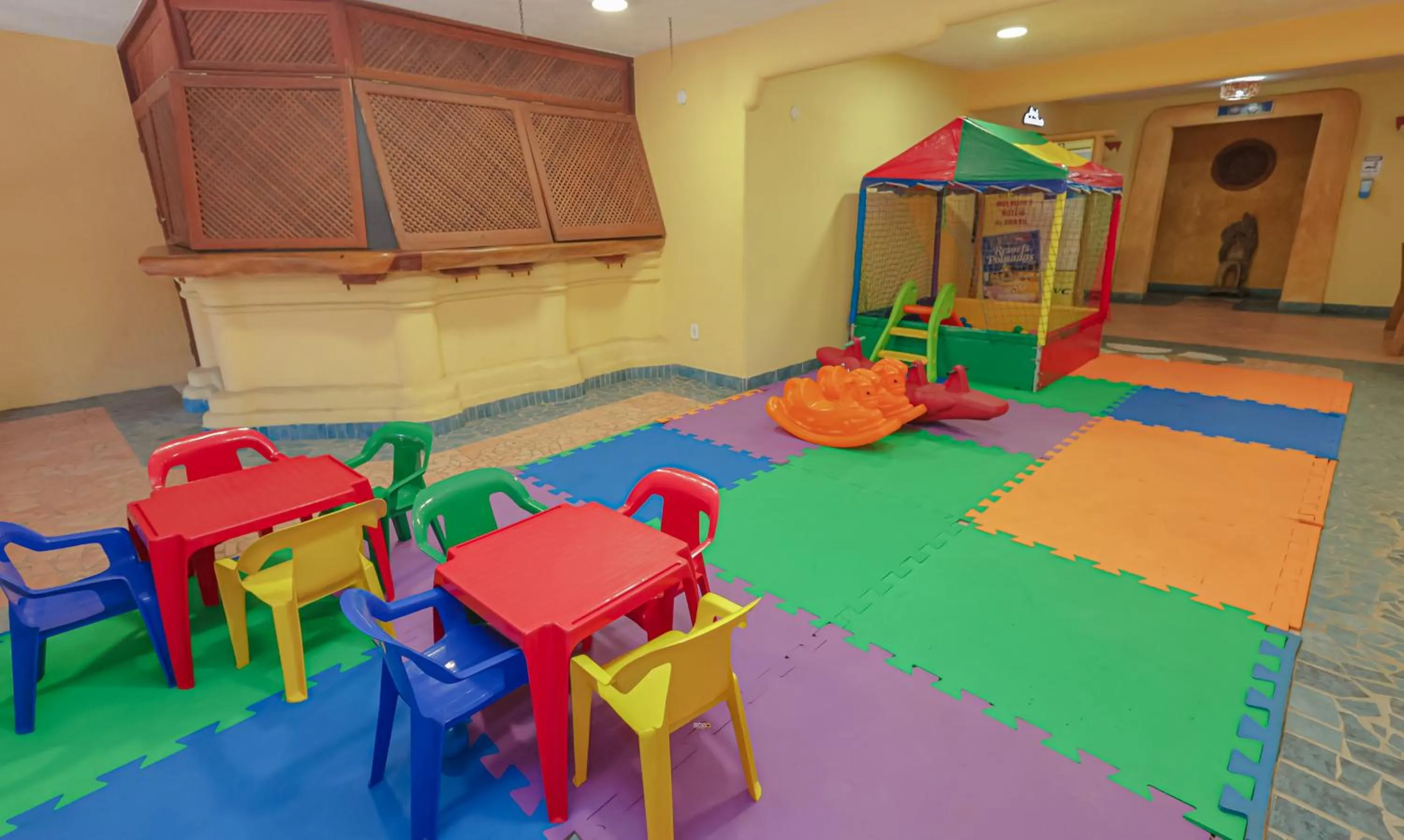 children in Estação Santa Fé Hotel e Pousada