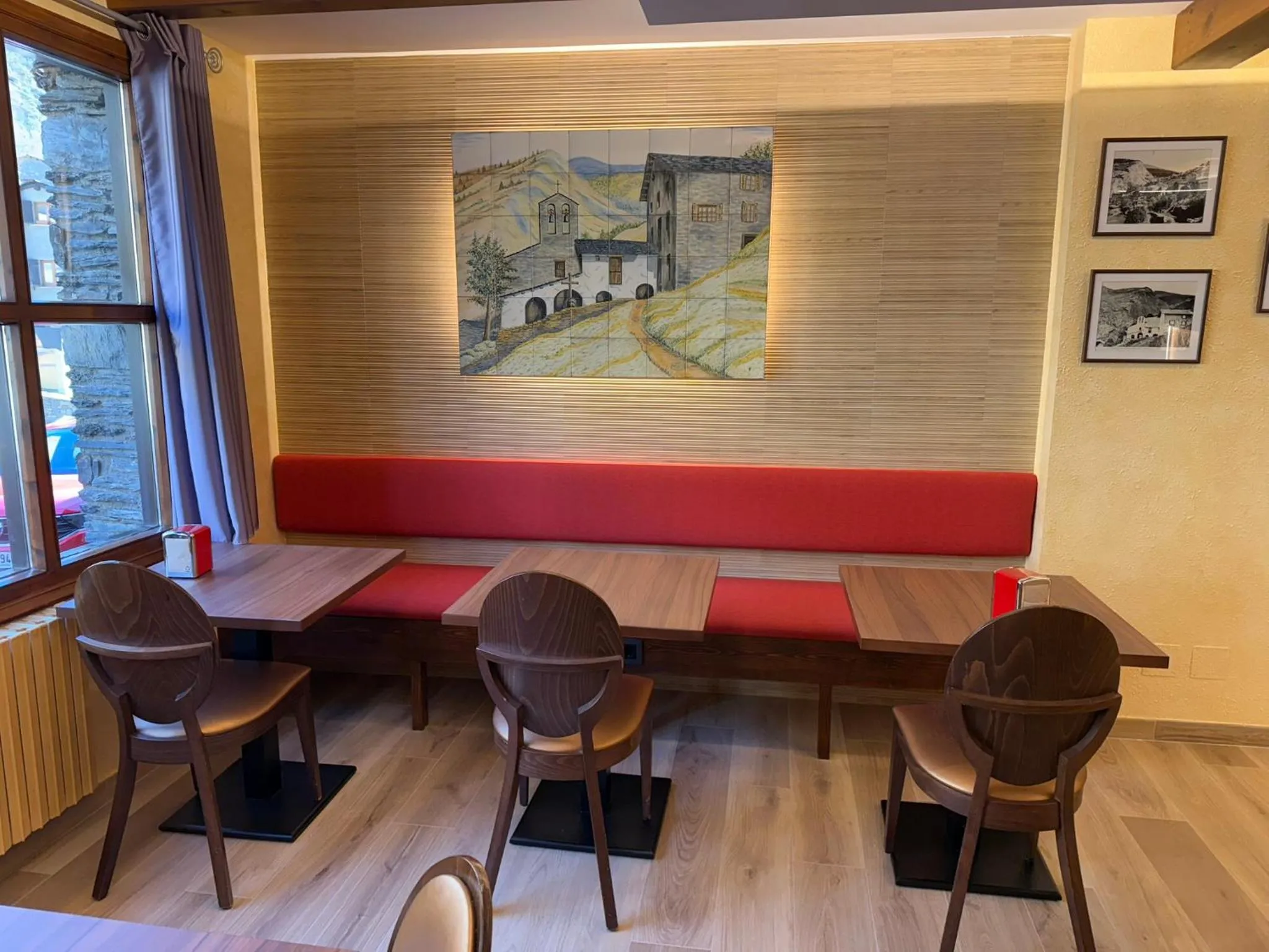 Lounge or bar in Hotel L’Ermita B&B