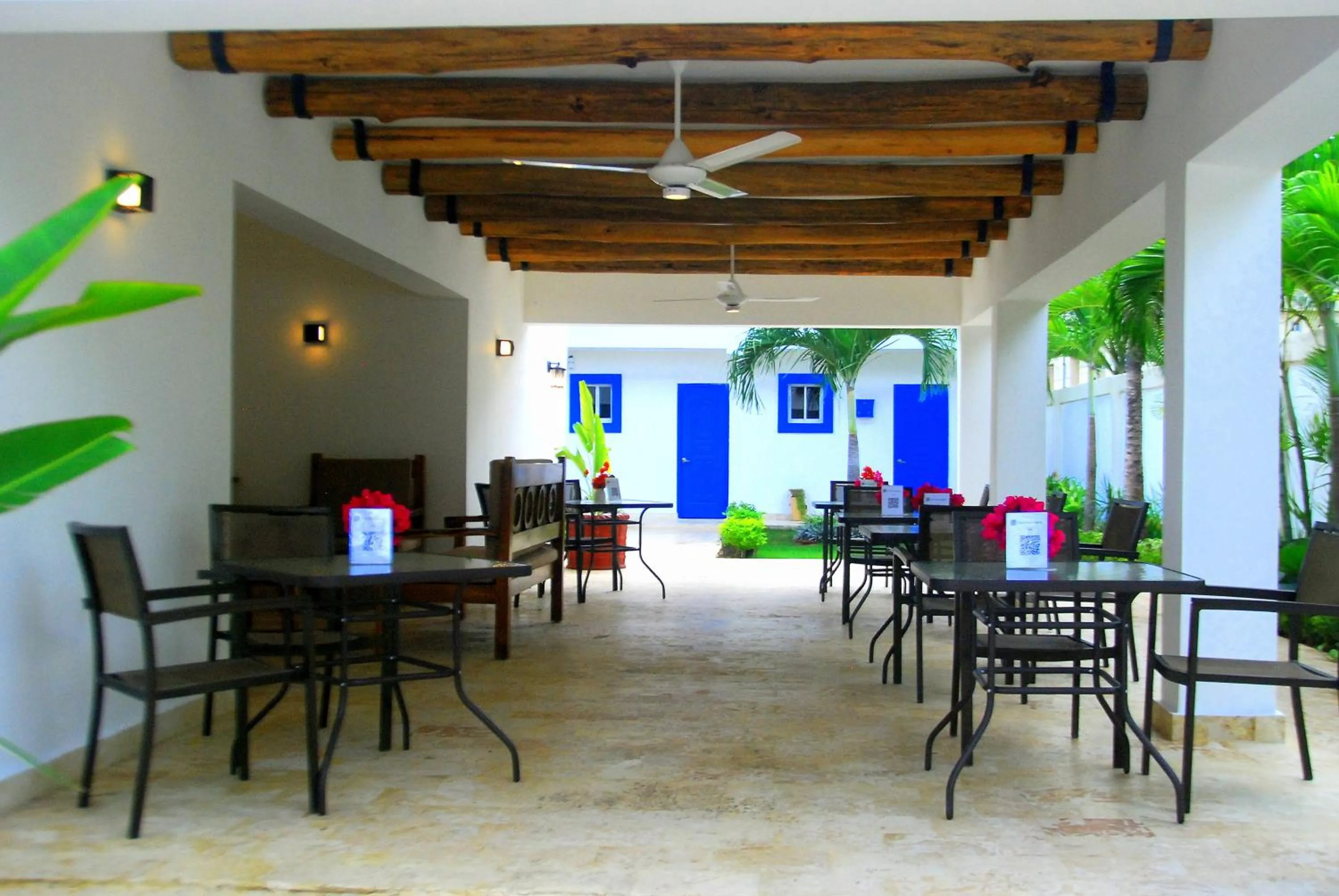 Restaurant/places to eat in Nuovo Hotel Playa Catalina