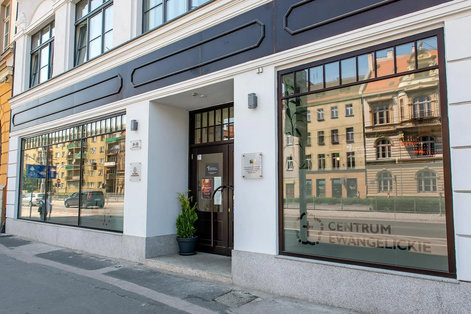 Facade/entrance in Kamienica Pod Aniołami