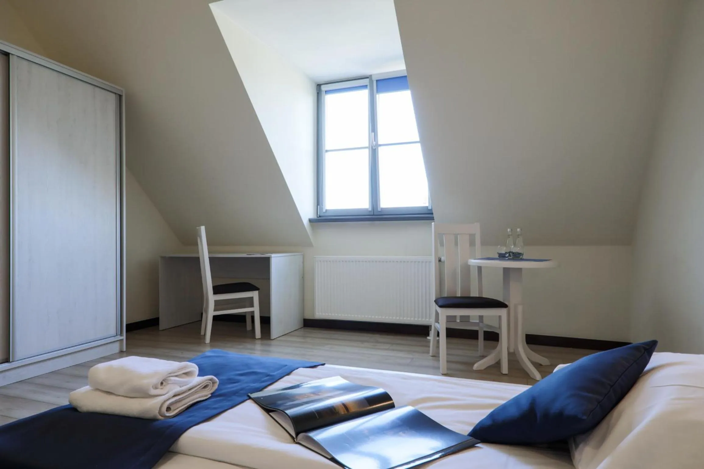 Bedroom, Bed in Kamienica Pod Aniołami