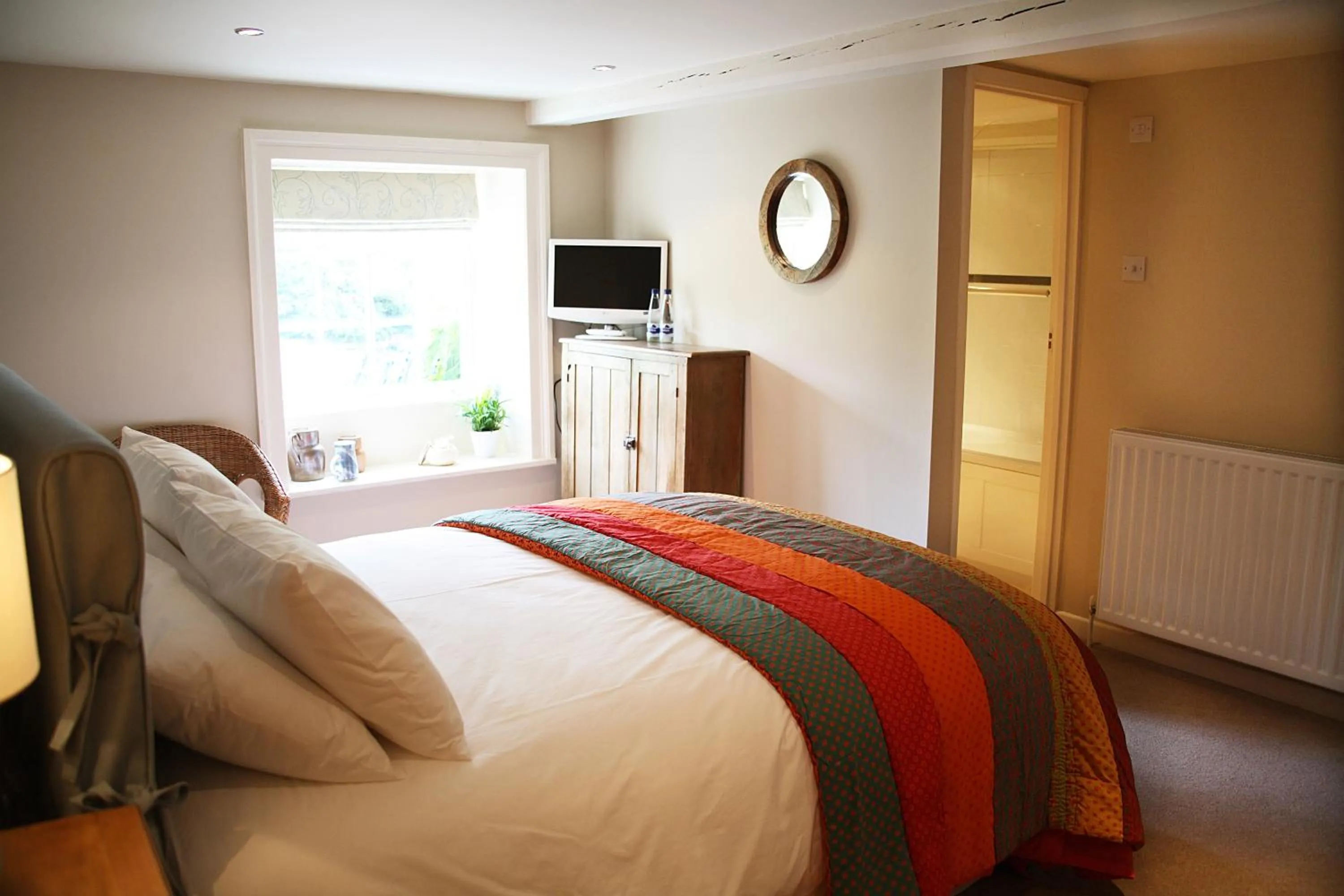 Bedroom, Bed in The Scott Arms