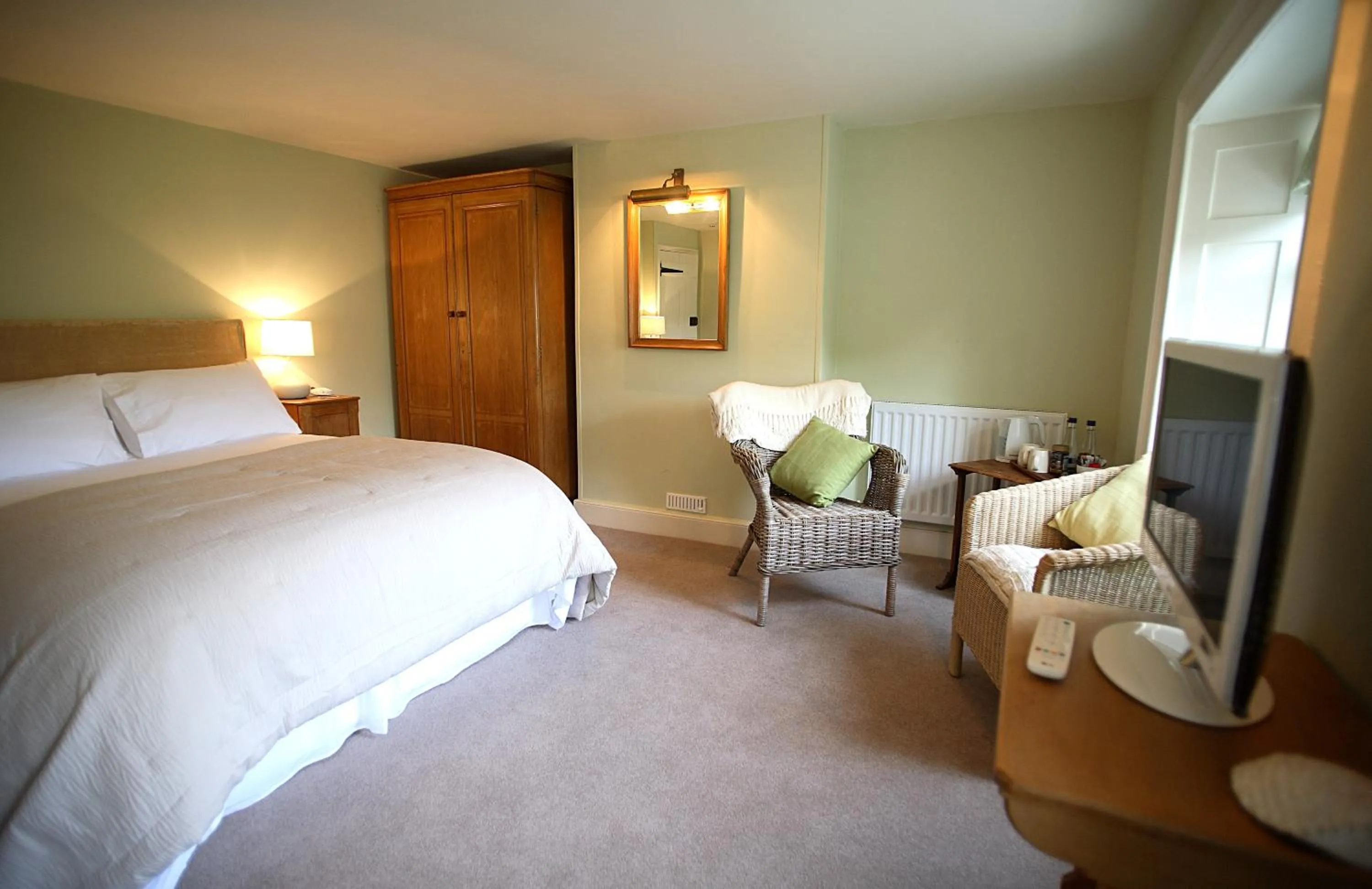 Coffee/tea facilities, Bed in The Scott Arms