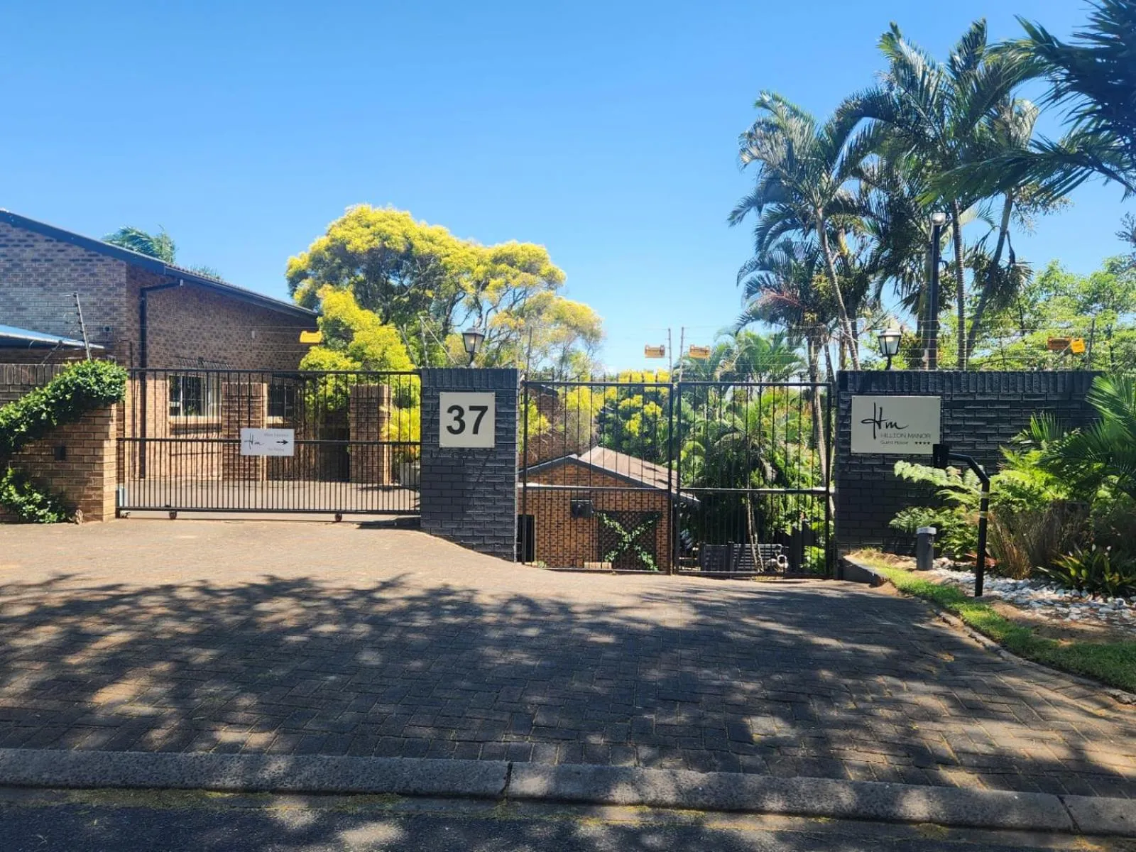 Facade/entrance in Hillton Manor Guest House