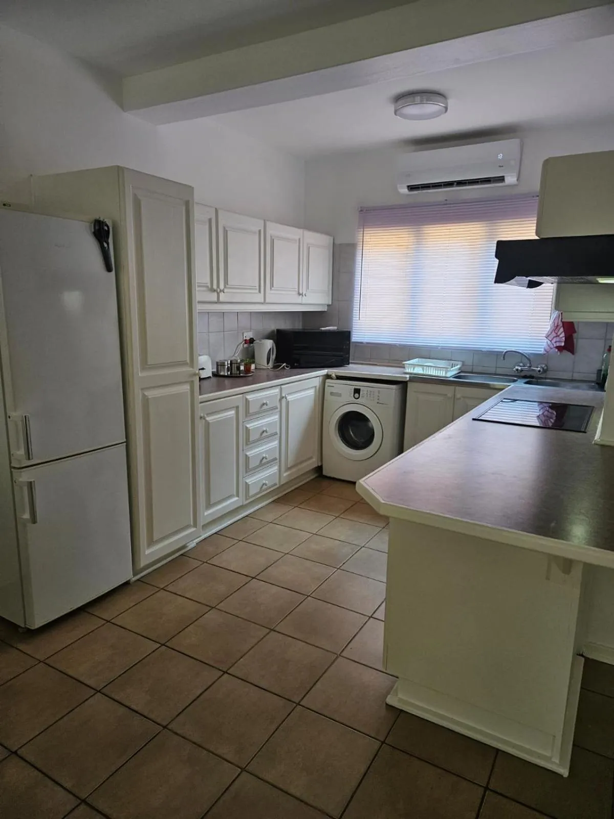 Kitchen or kitchenette in Hillton Manor Guest House