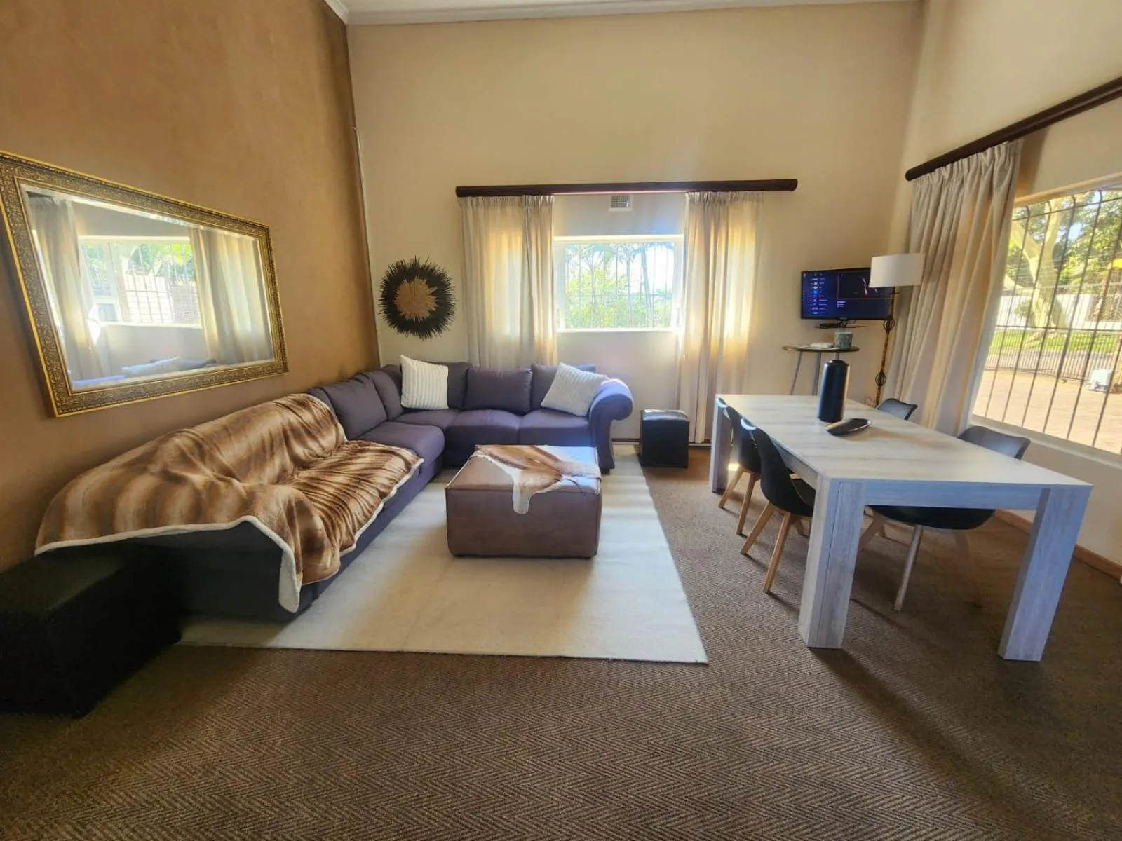 Living room, Bed in Hillton Manor Guest House