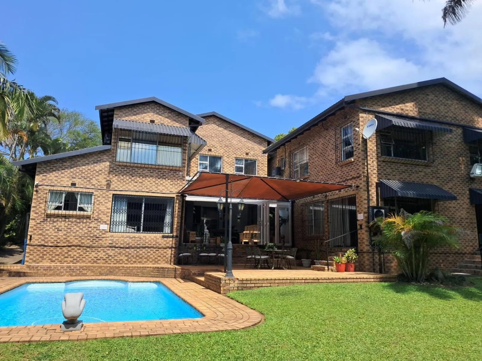 Property building in Hillton Manor Guest House