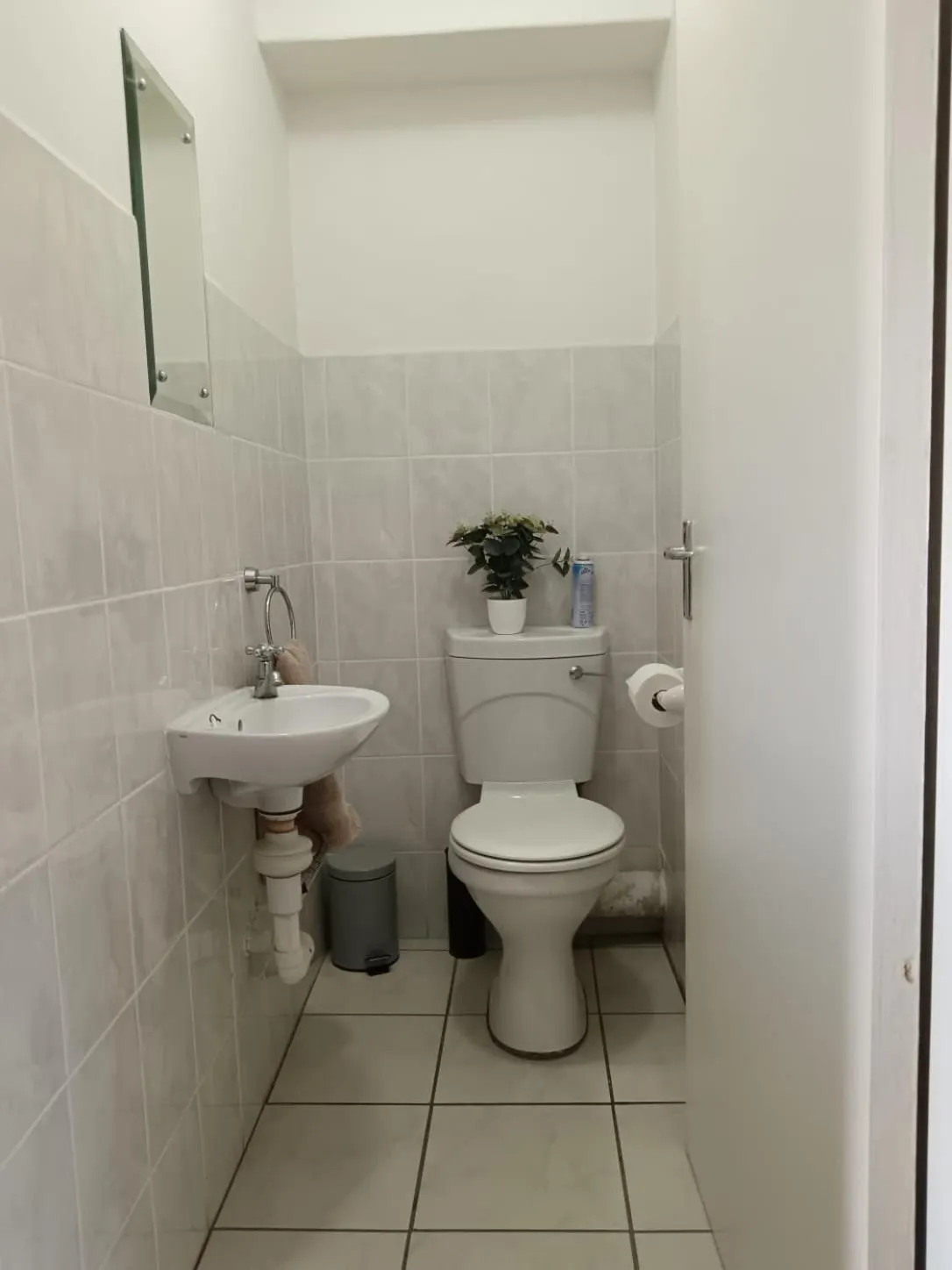 Bathroom in Hillton Manor Guest House