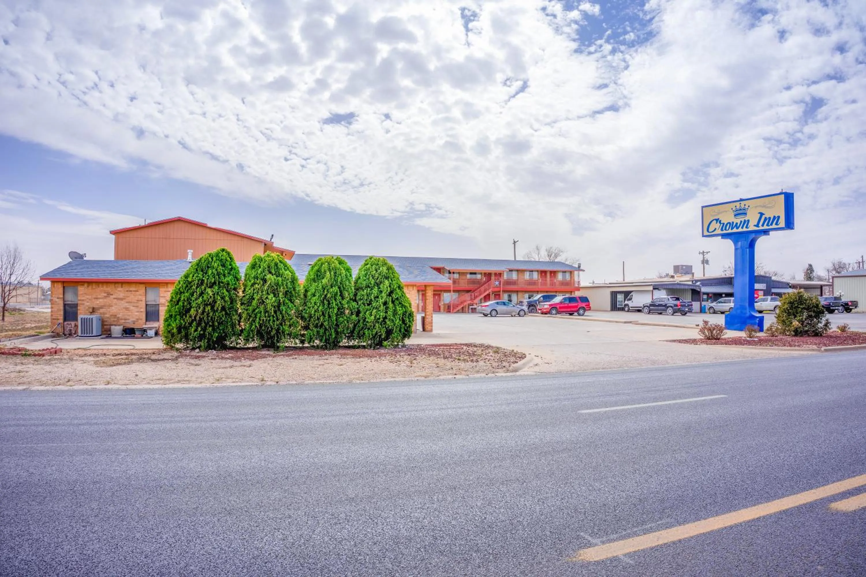 Facade/entrance in Crown Inn By OYO Denver Tx