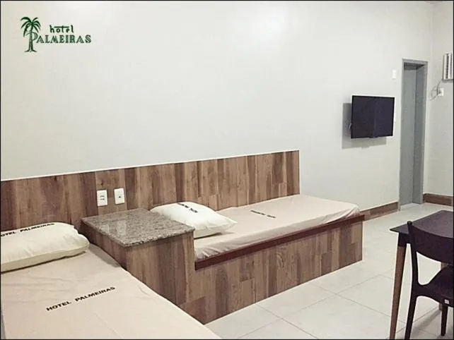 Decorative detail, Bed in Hotel Palmeiras Ltda