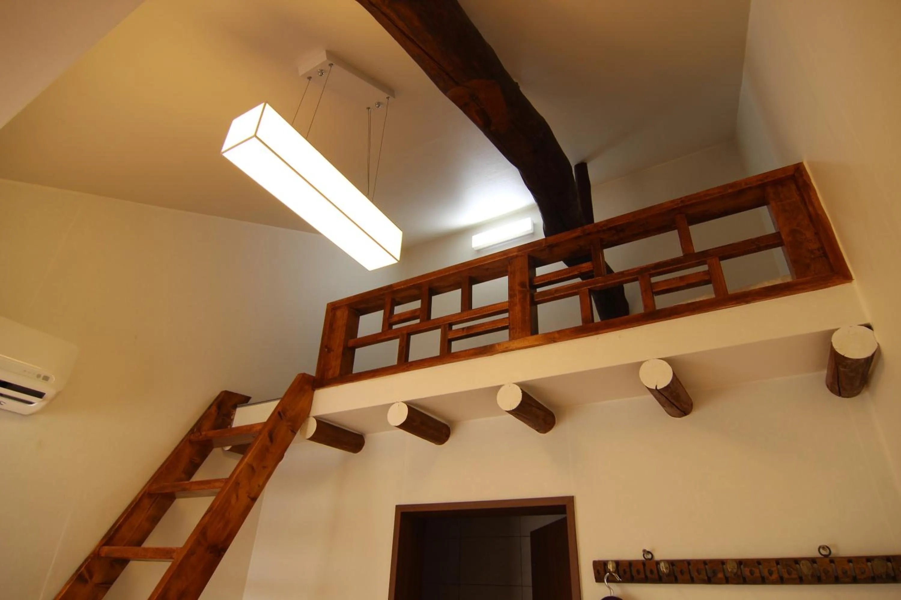 Decorative detail in Sungsim Hanok Guesthouse