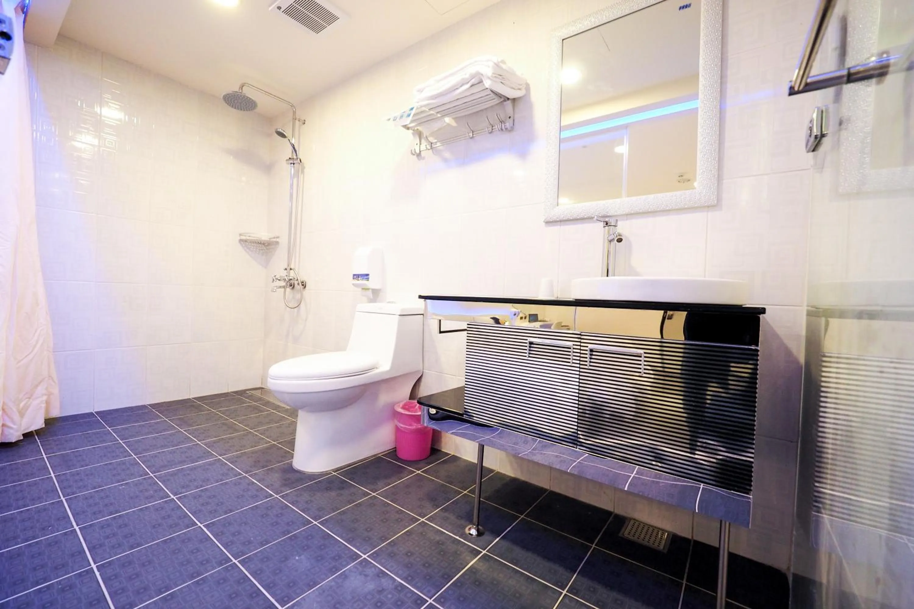 Bathroom in Galaxia Business Hotel