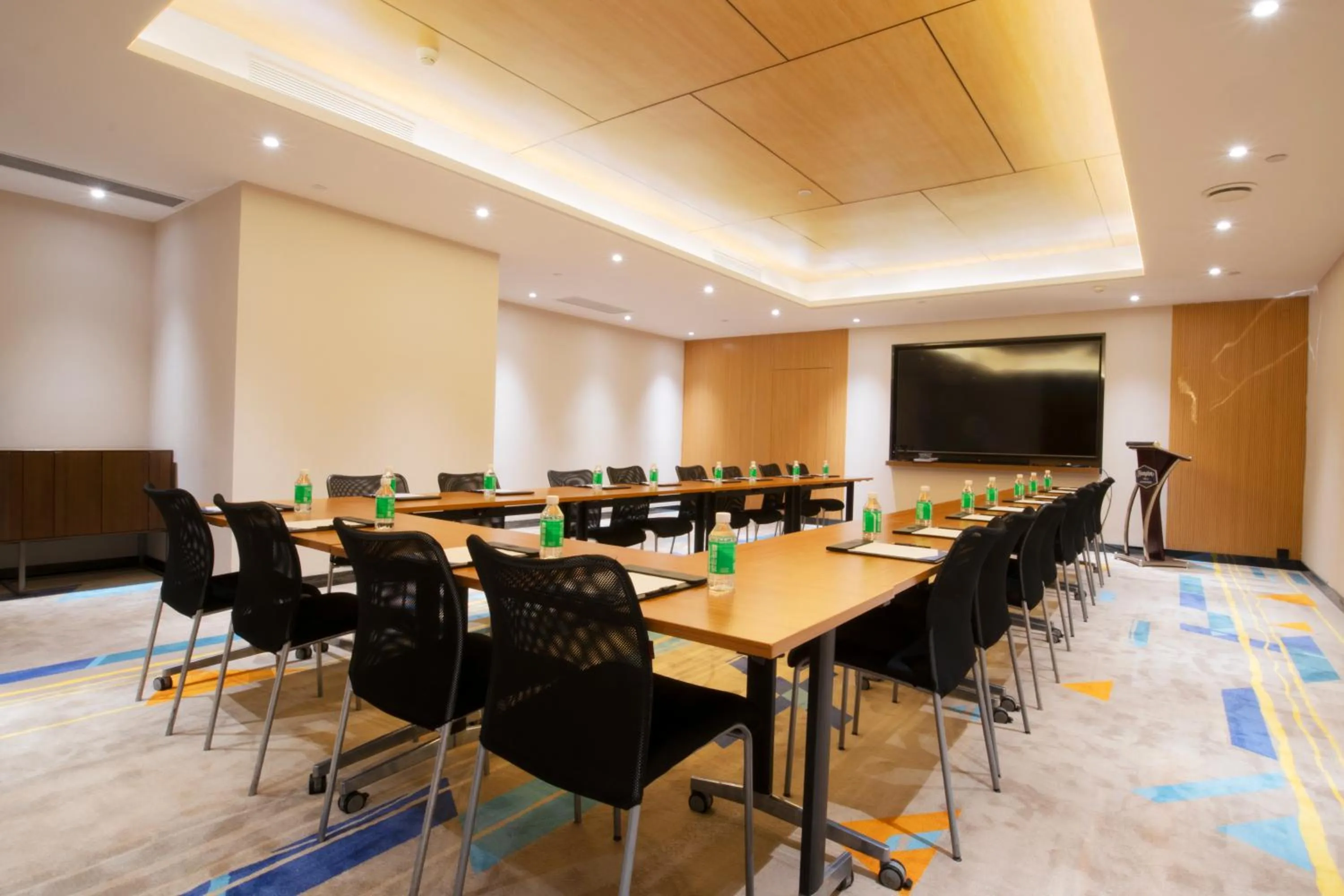 Meeting/conference room in Hampton by Hilton Guangzhou Zhujiang New Town