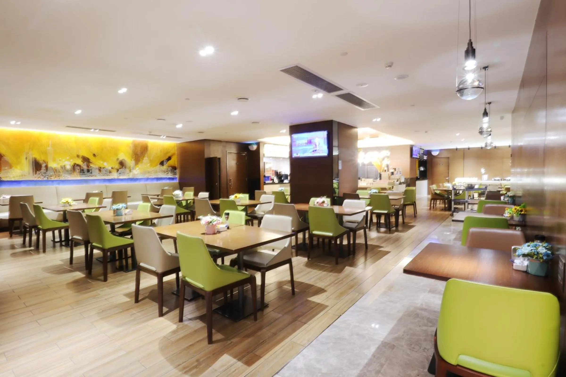 Restaurant/places to eat in Hampton by Hilton Guangzhou Zhujiang New Town