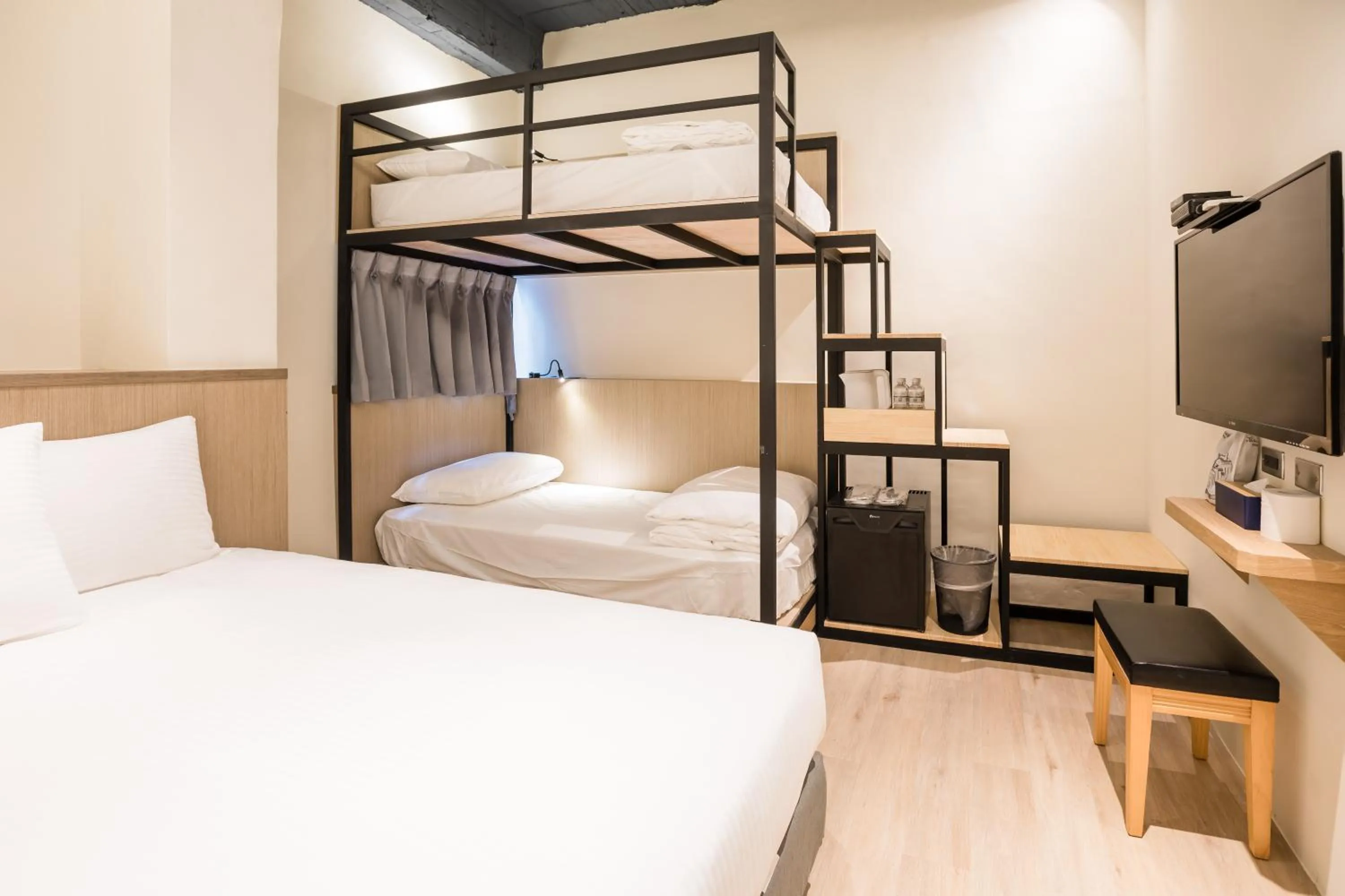 Bed in Traveller-Inn Day Moon Hotel