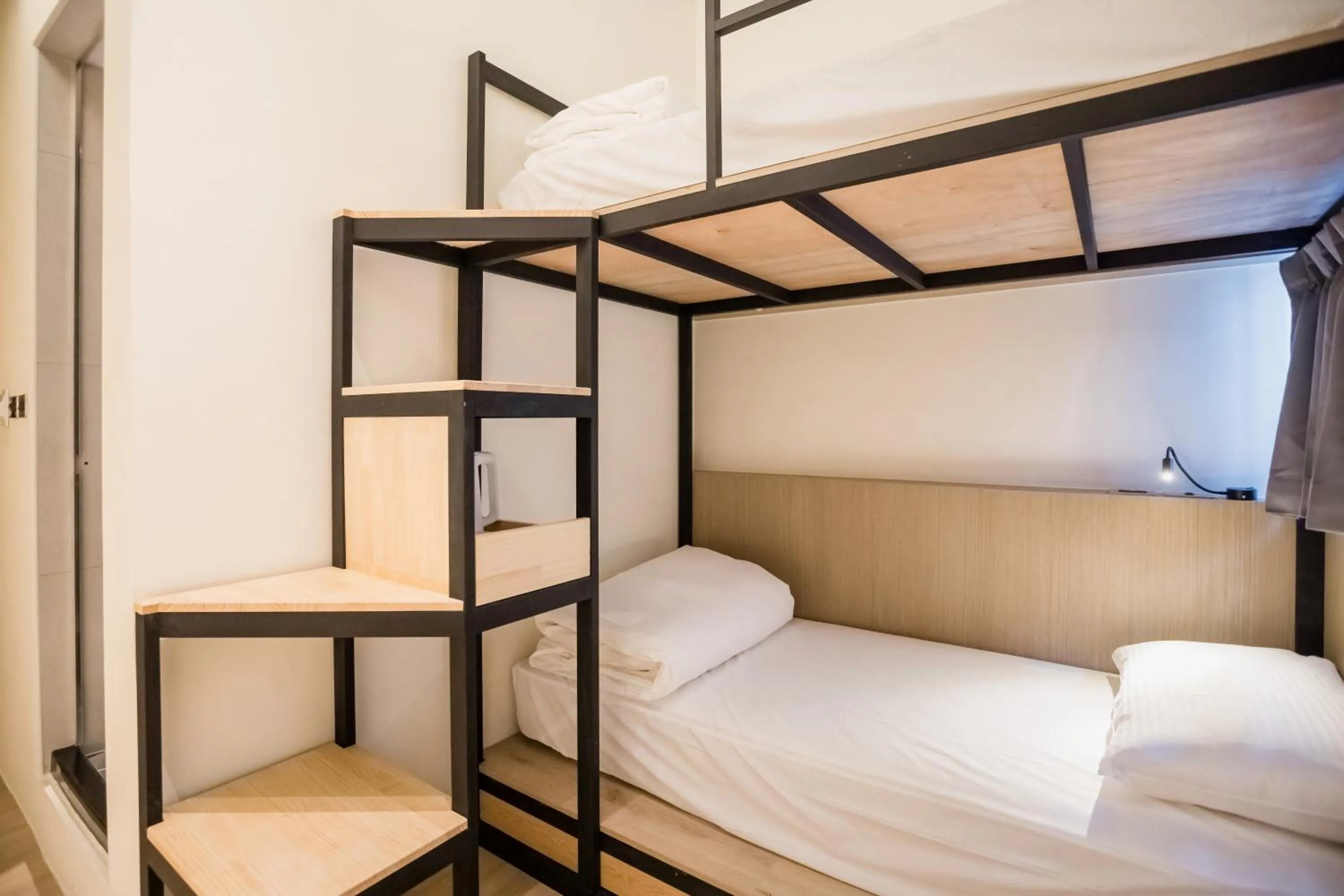 Bed in Traveller-Inn Day Moon Hotel