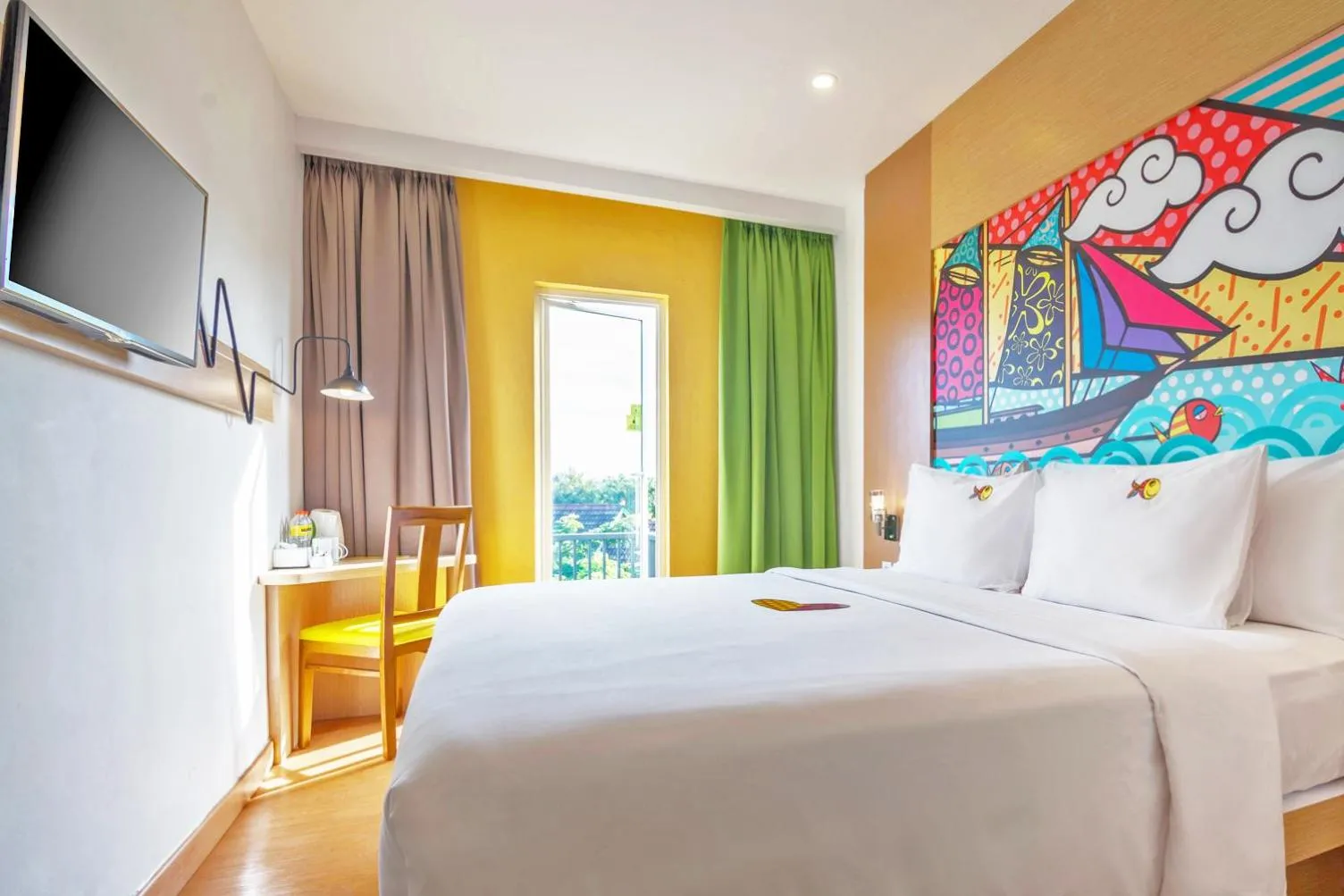 Bed in MaxOneHotels at Resort Makassar