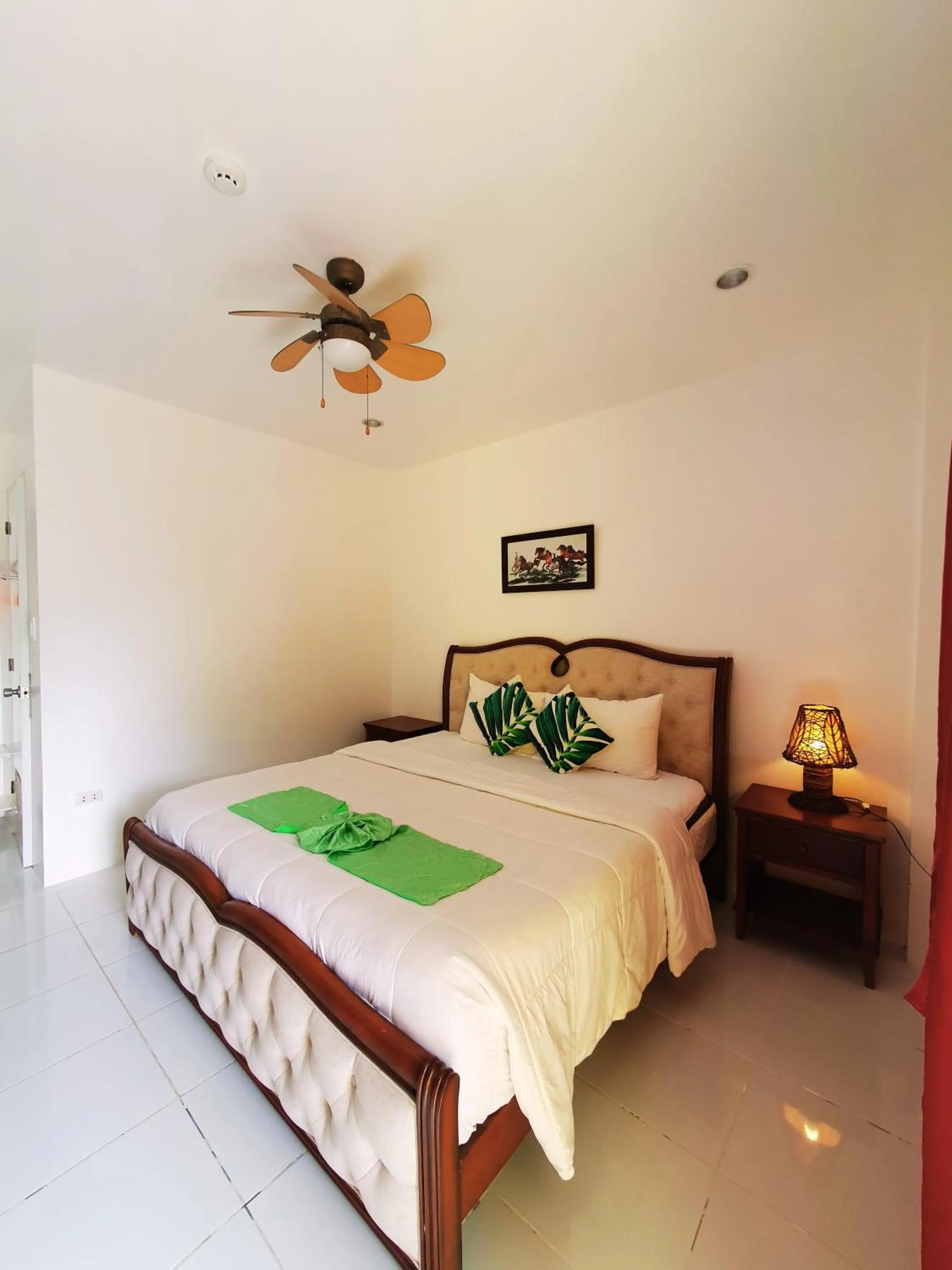 Bed in Moalboal Tropics