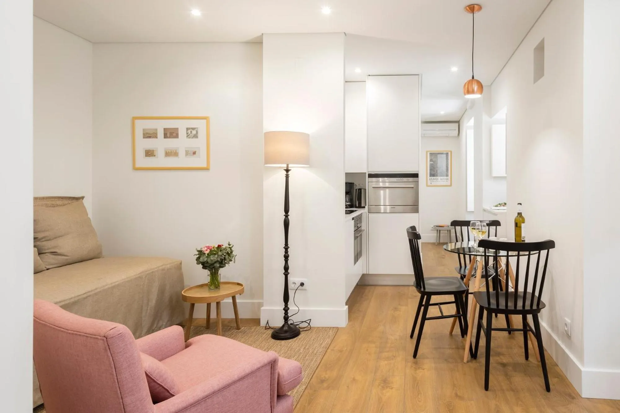 Kitchen or kitchenette in LSA Bairro Alto by Numa