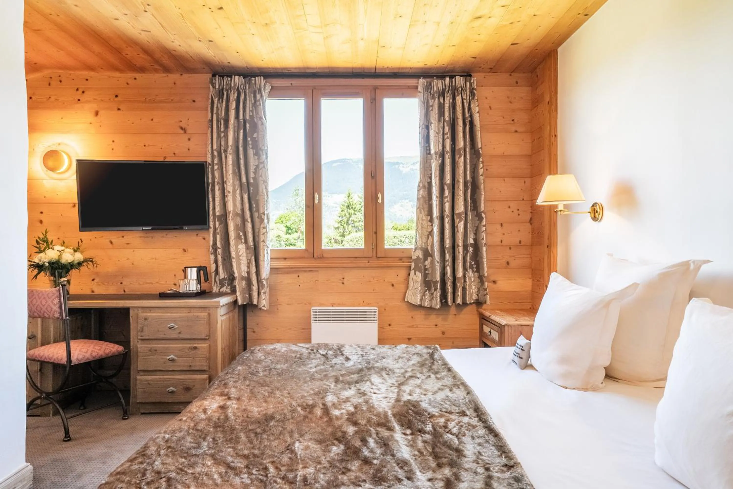 Bed in La Maison Hôtel Les Peupliers