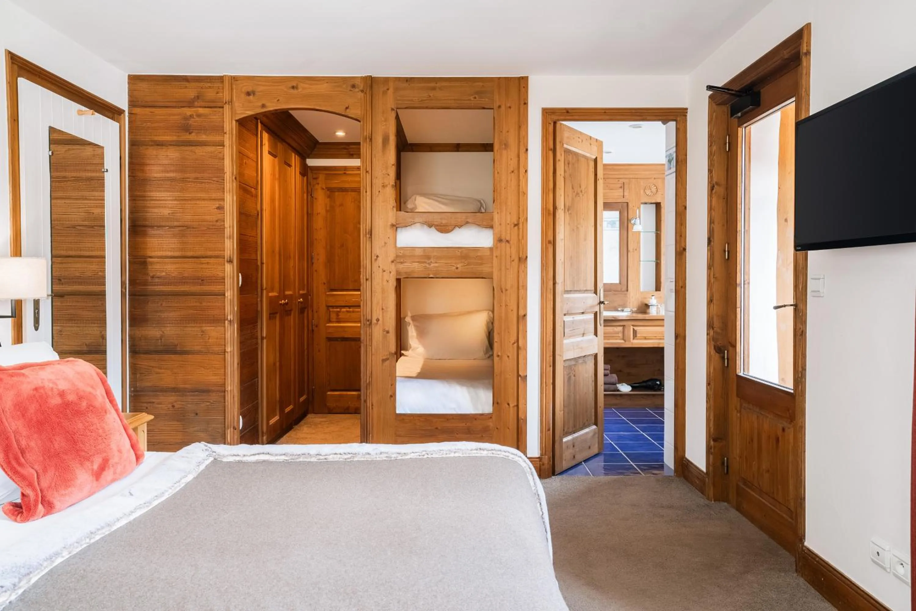 Bed in La Maison Hôtel Les Peupliers