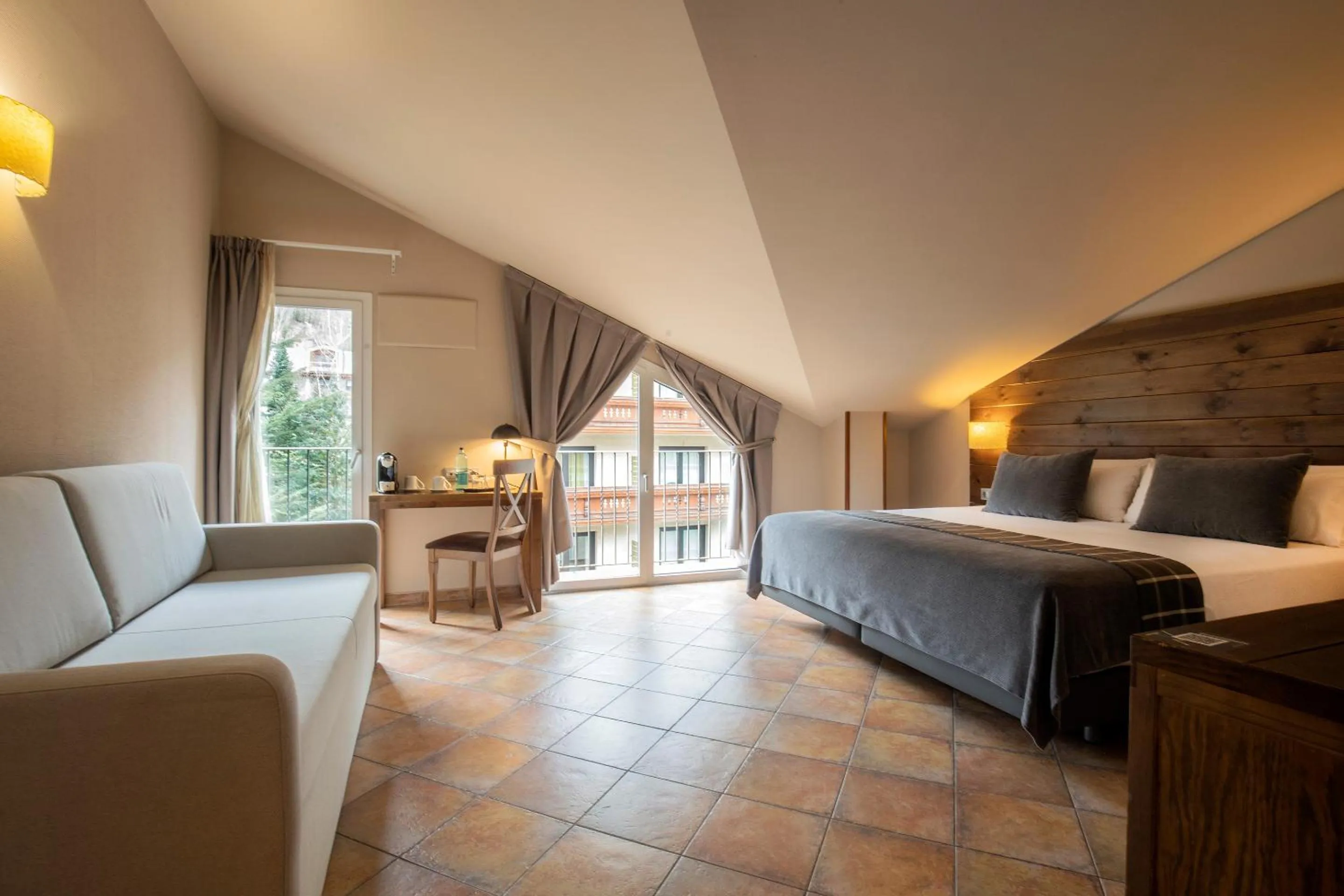 Bedroom, Bed in Hotel Màgic Ski by Nexta