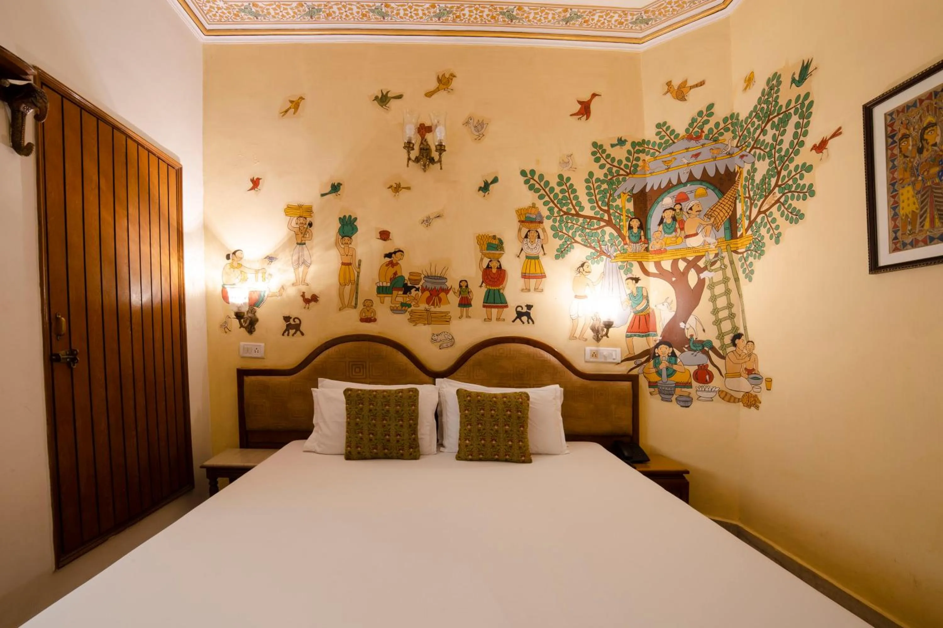 Bed in Hotel Pearl Palace Jaipur