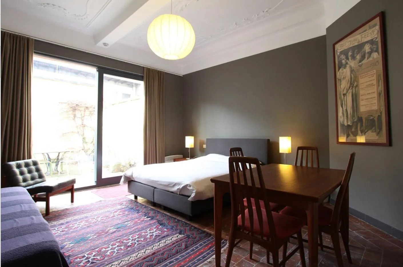 Day, Bed in Baeten's bed and breakfast