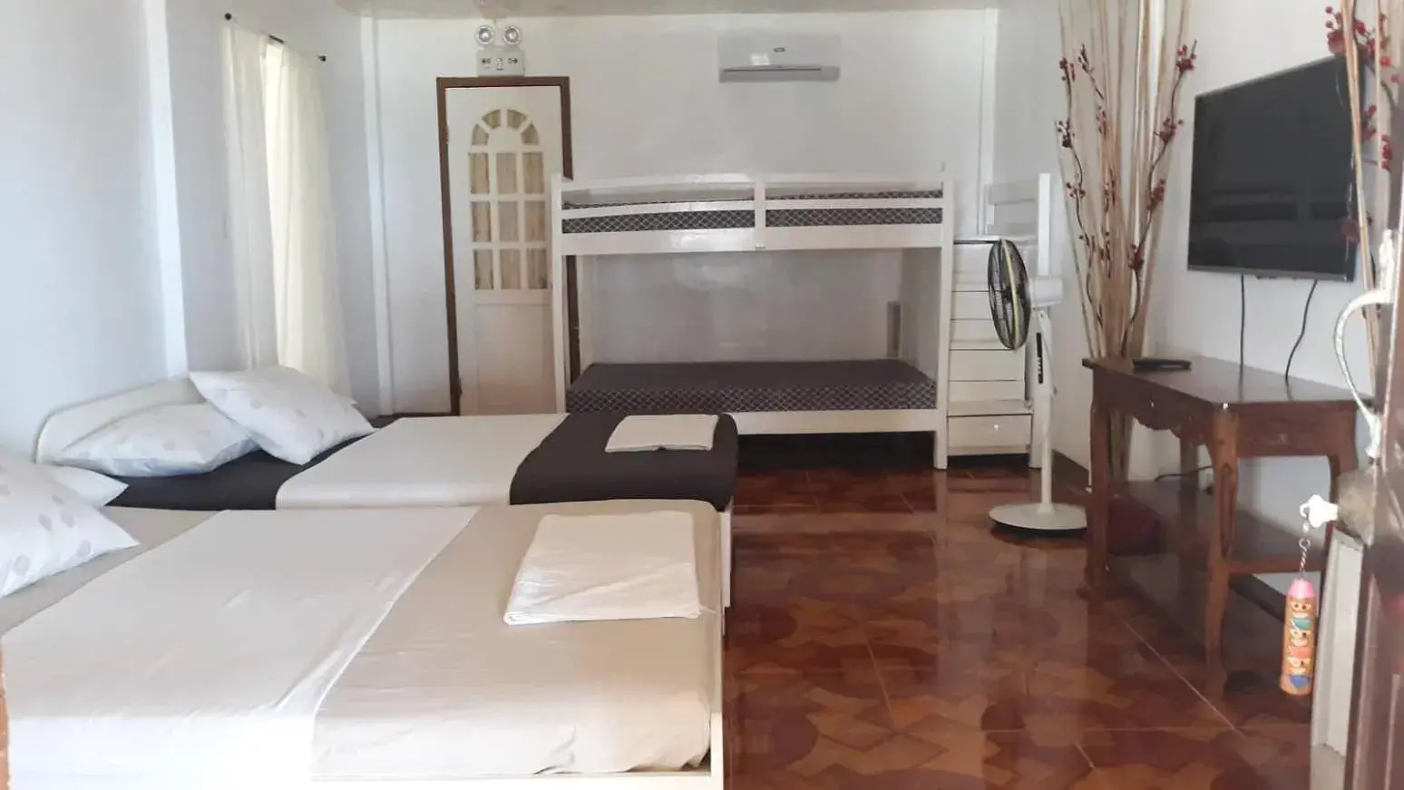 Family Studio in Marnin's Place Family Studio in Marnin's Place