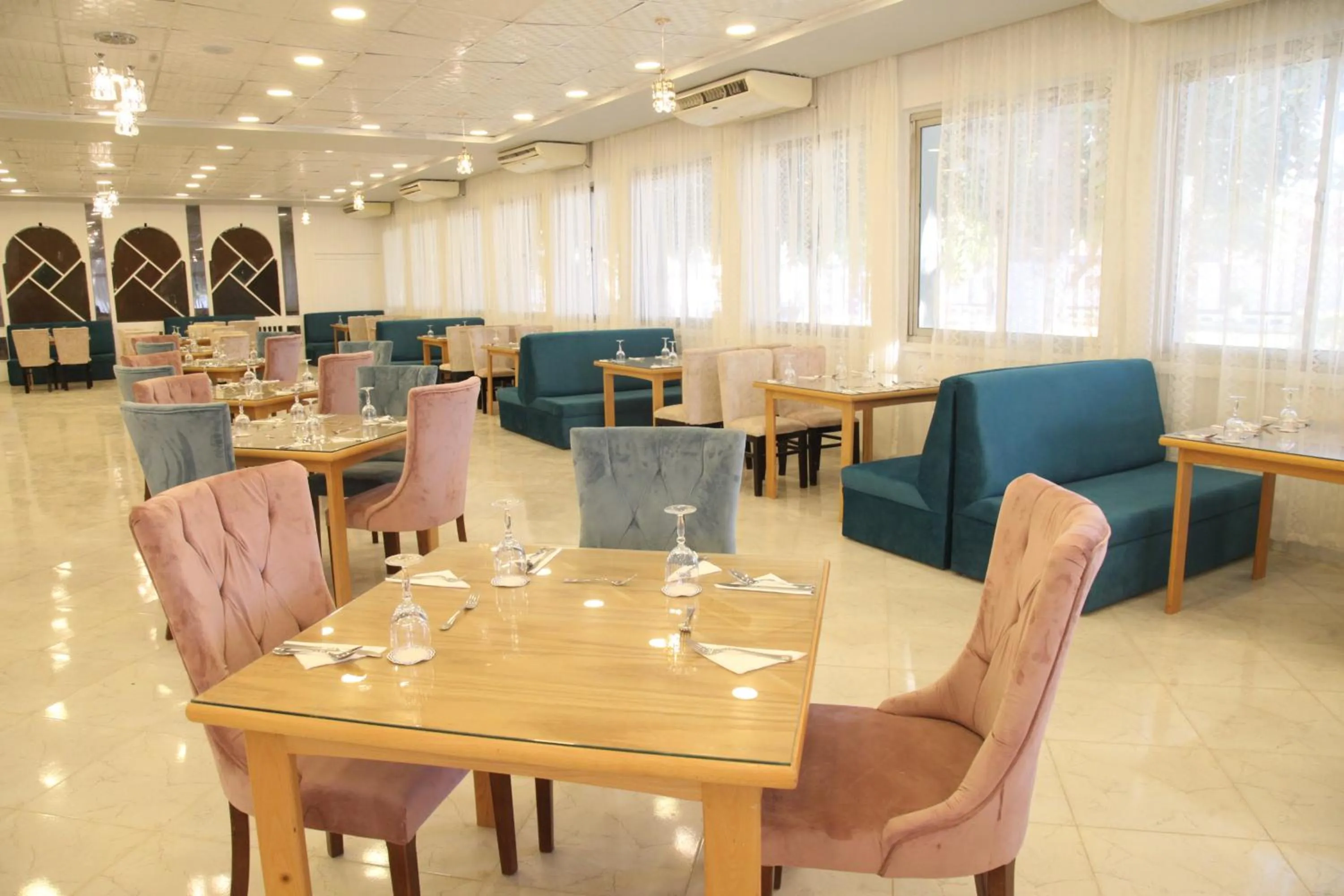 Restaurant/places to eat in Jewel Assiut Hotel