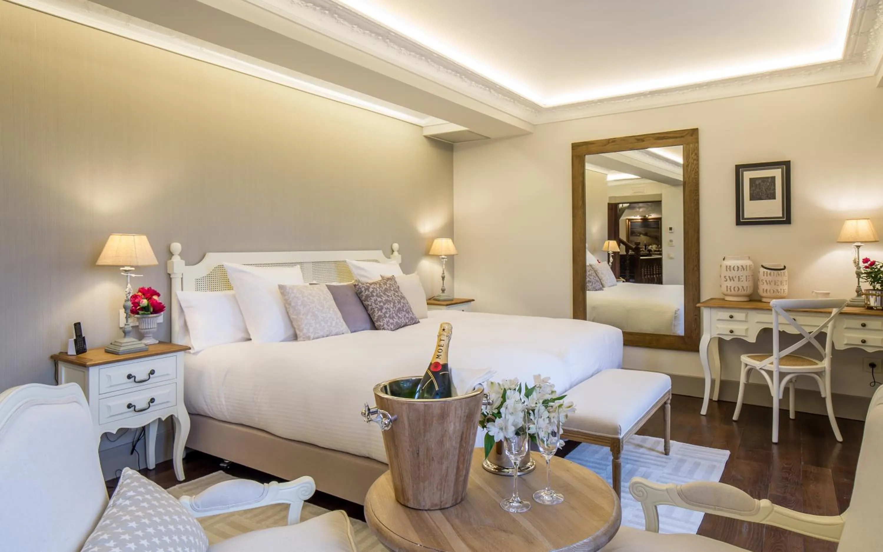 Photo of the whole room, Bed in Puebloastur Eco Resort Hotel & Spa Gran Lujo