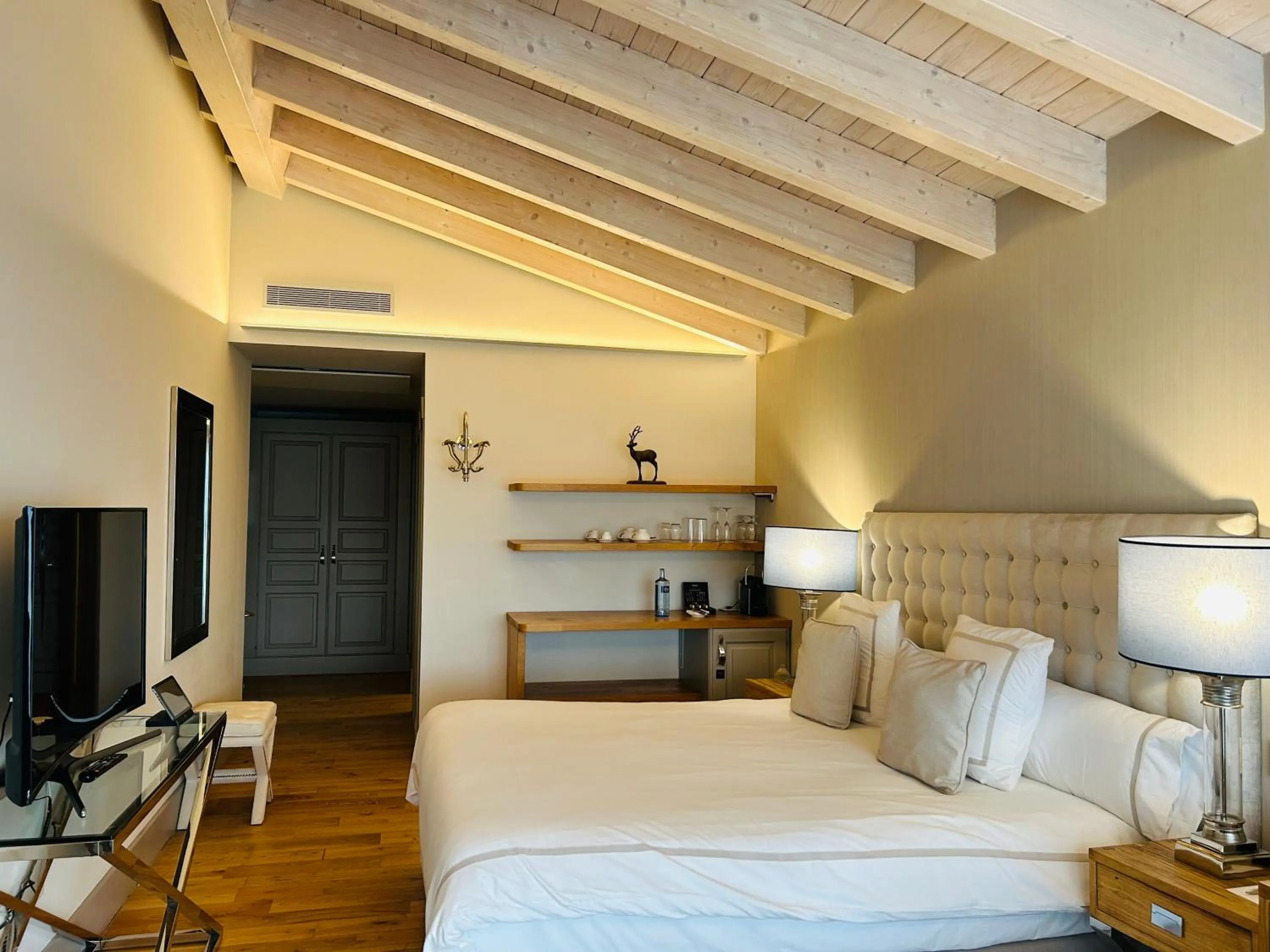 Bed in Puebloastur Eco Resort Hotel & Spa Gran Lujo