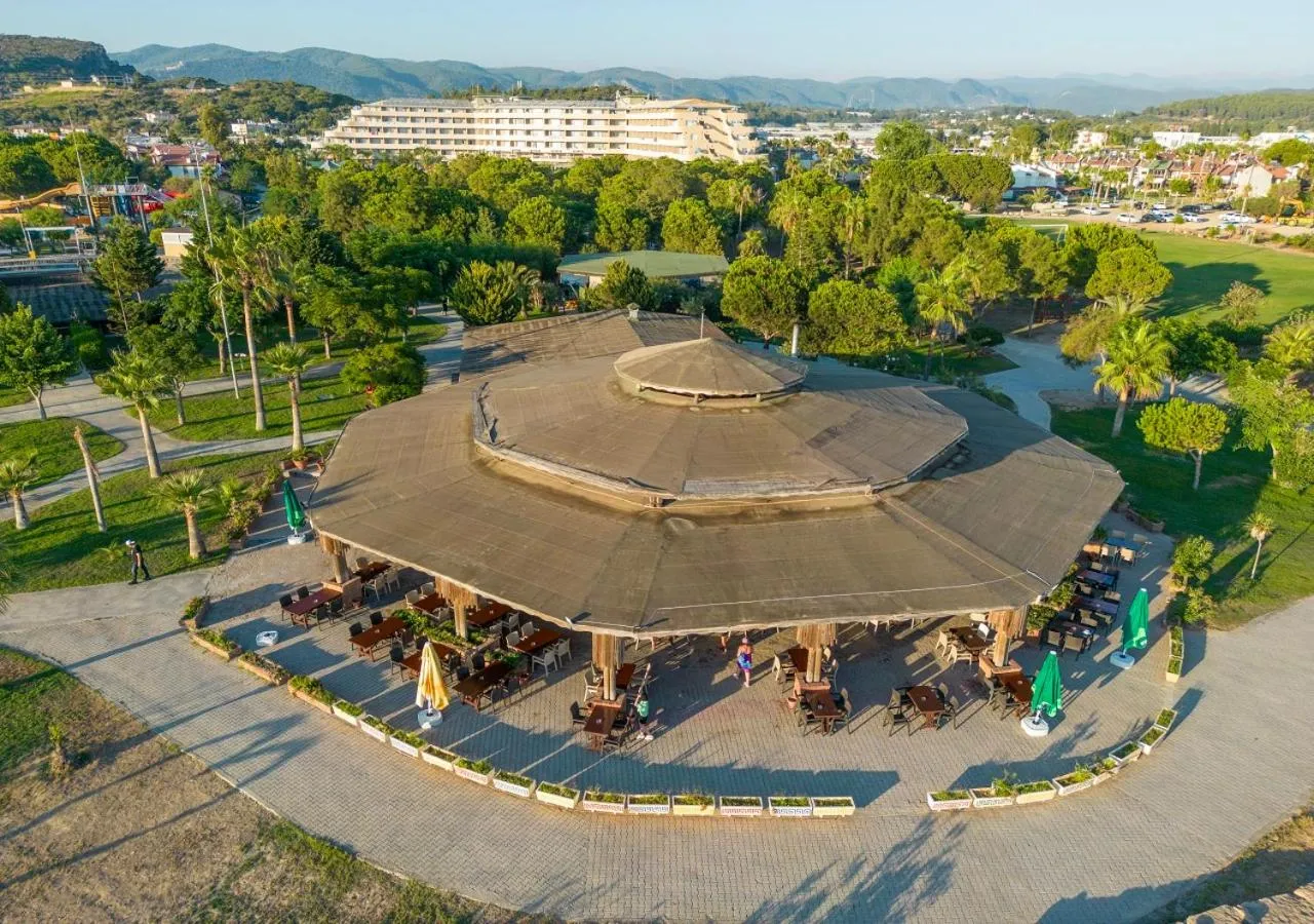 Property building in Armas Pemar Beach