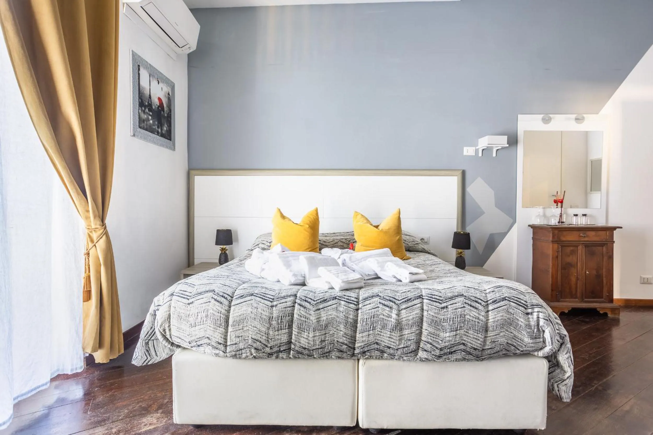 Bedroom, Bed in Relais Incantesimo Vaticano