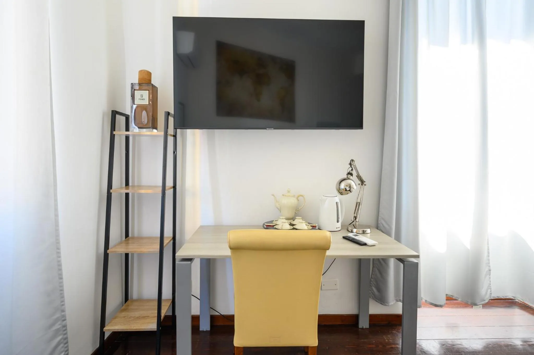 TV and multimedia in Relais Incantesimo Vaticano