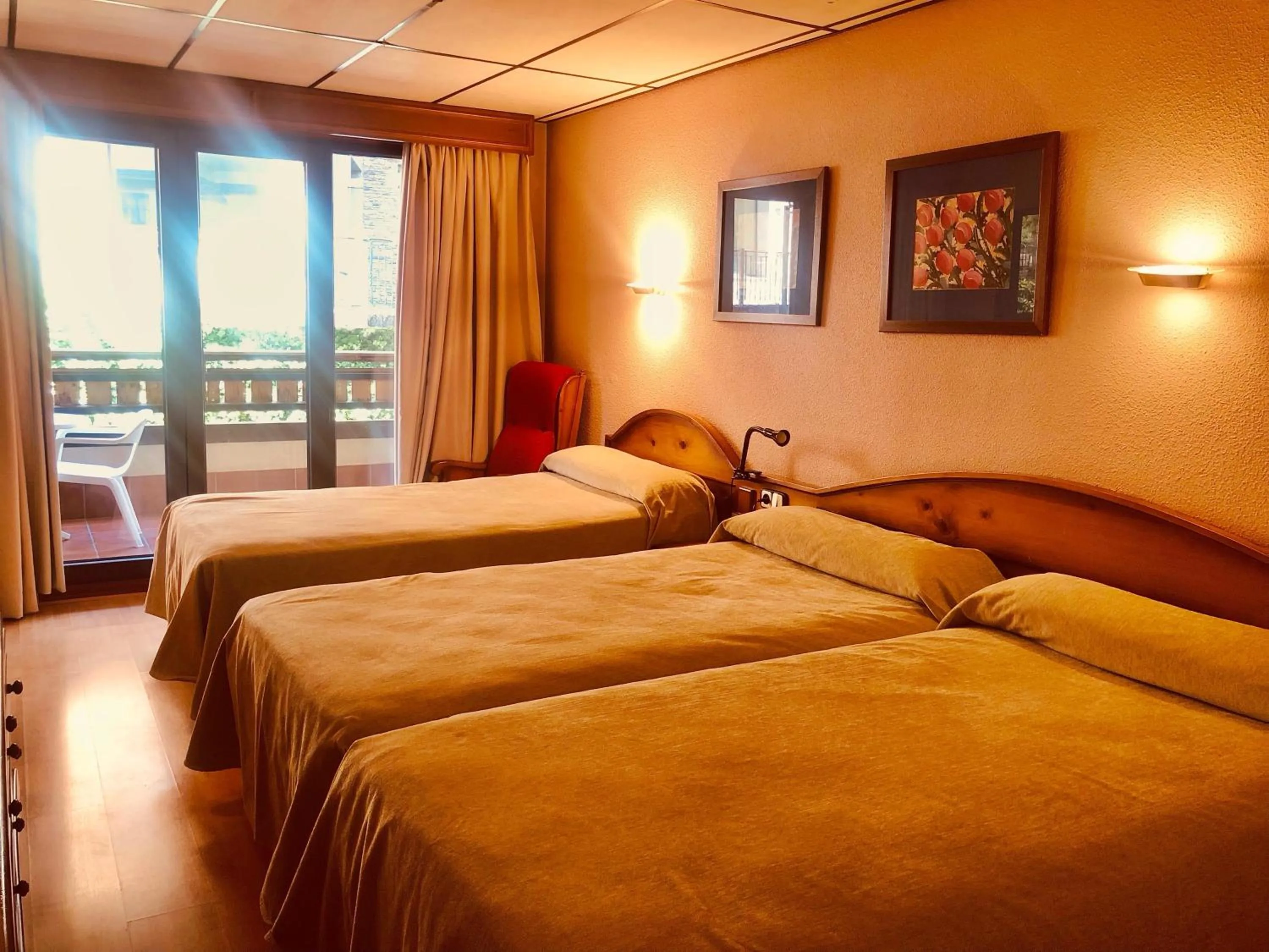 Bed in Rutllan & Spa