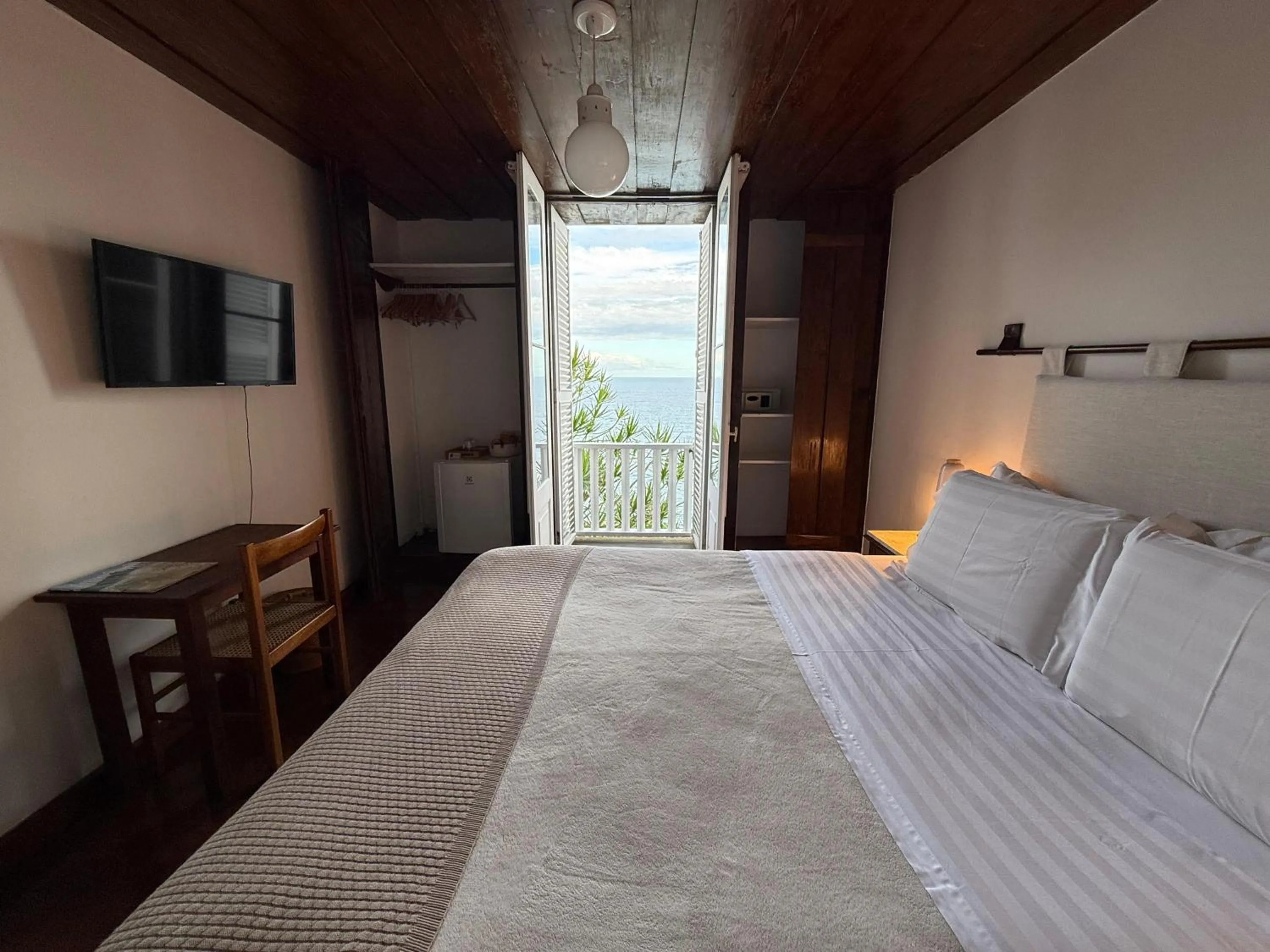 Bed in CLIFFSIDE - Boutique Hotel & Spa