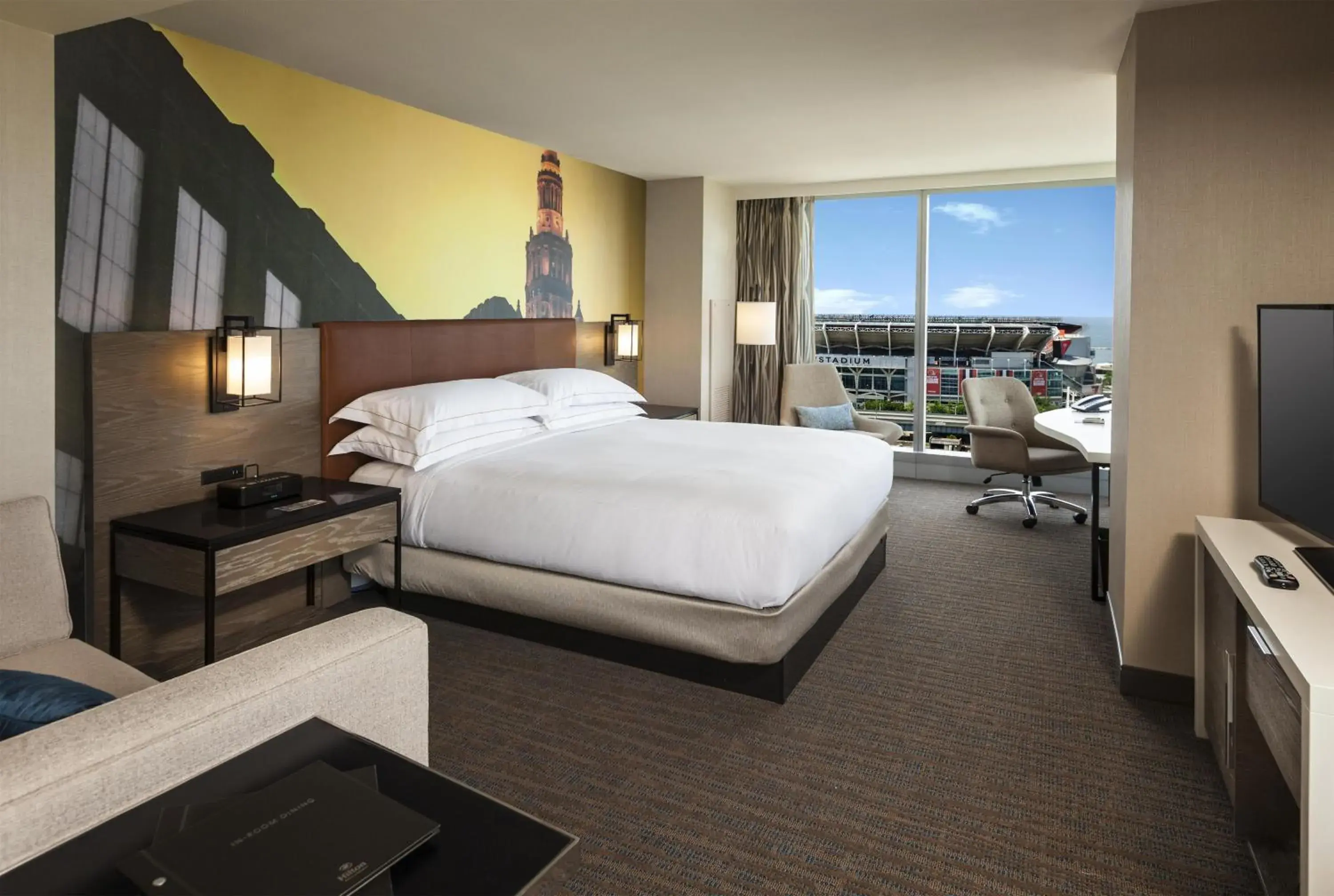 Corner King Room in Hilton Cleveland Downtown Corner King Room in Hilton Cleveland Downtown