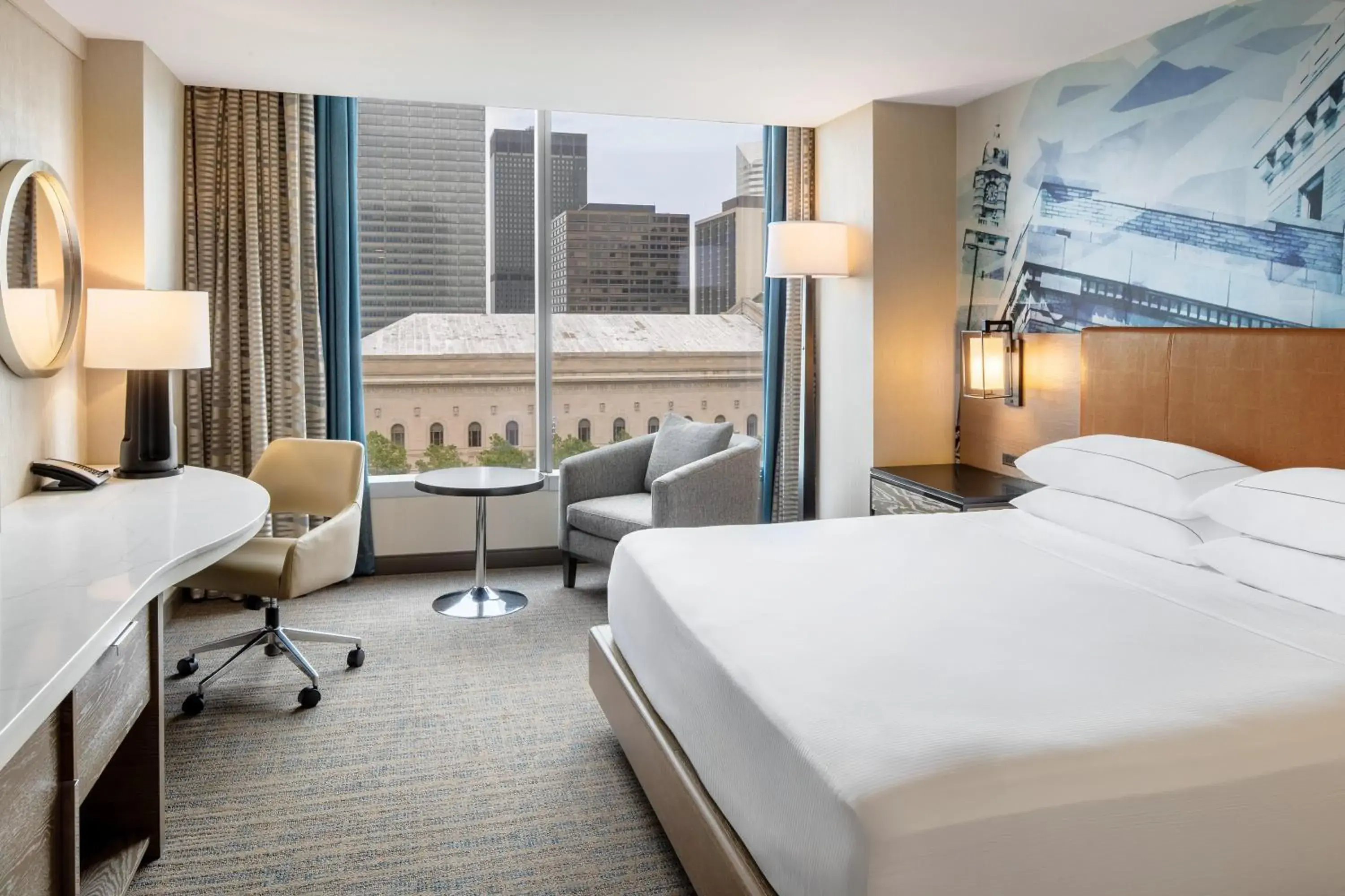 Premium King Room - Hearing Access in Hilton Cleveland Downtown Premium King Room - Hearing Access in Hilton Cleveland Downtown