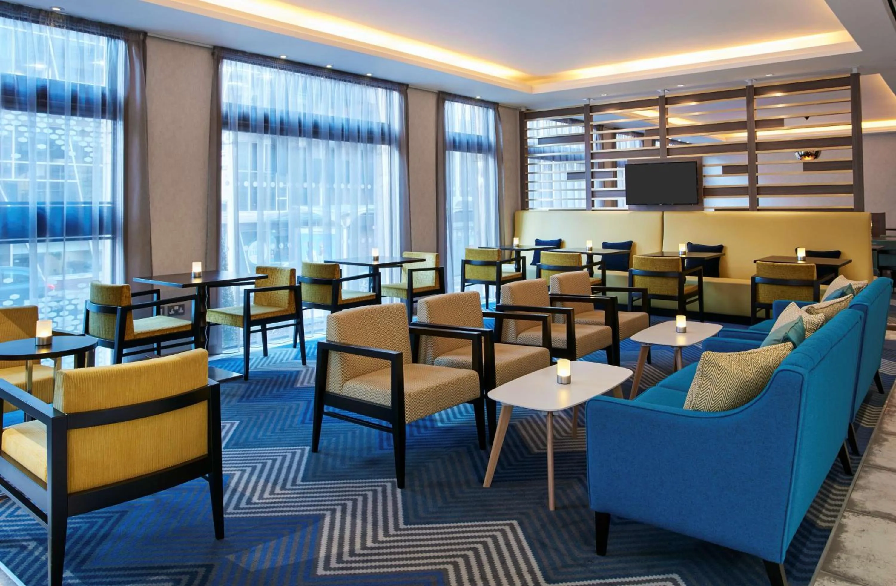 Lobby or reception in Hampton by Hilton Glasgow Central