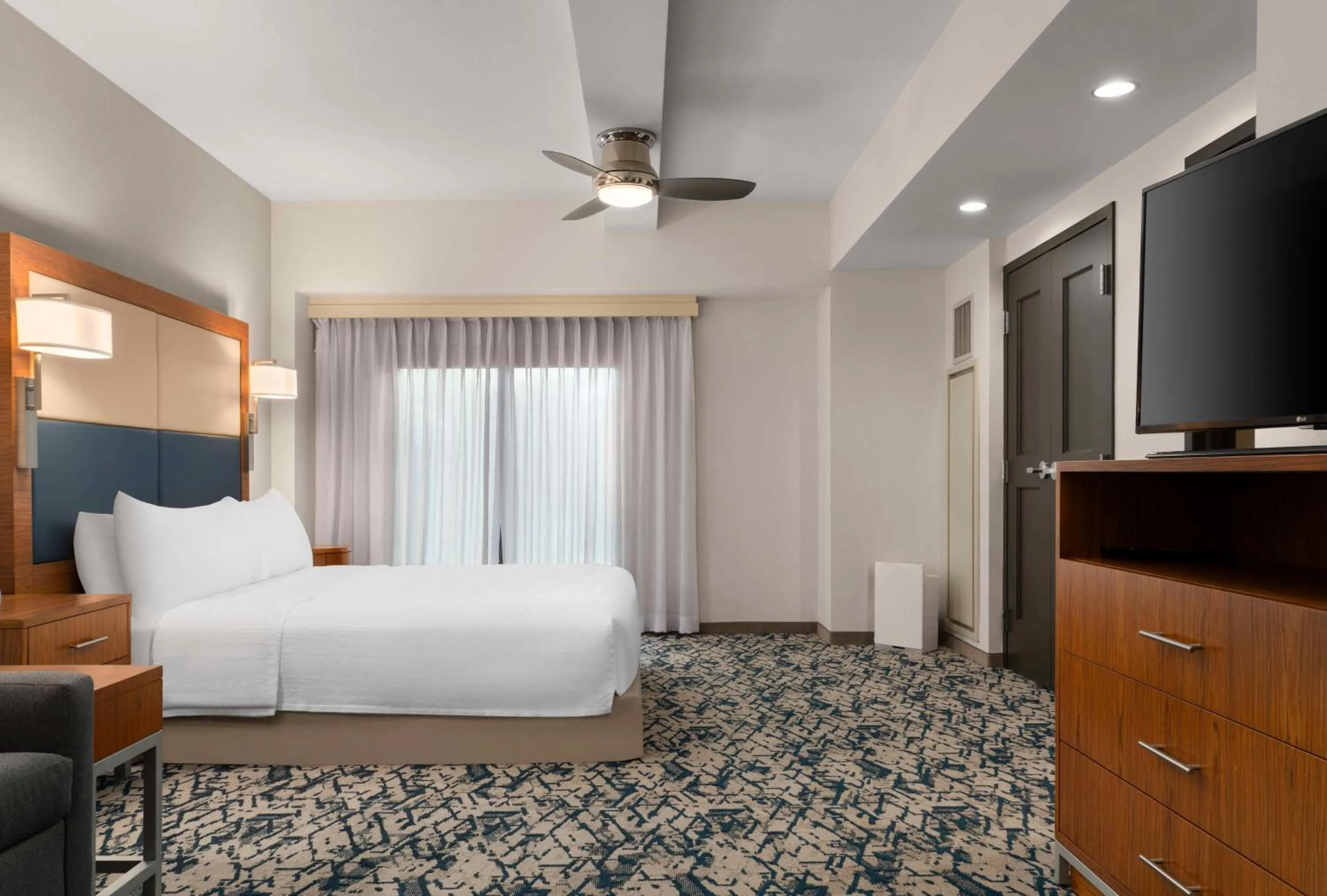 Bed in Homewood Suites by Hilton Boston Brookline-Longwood Medical