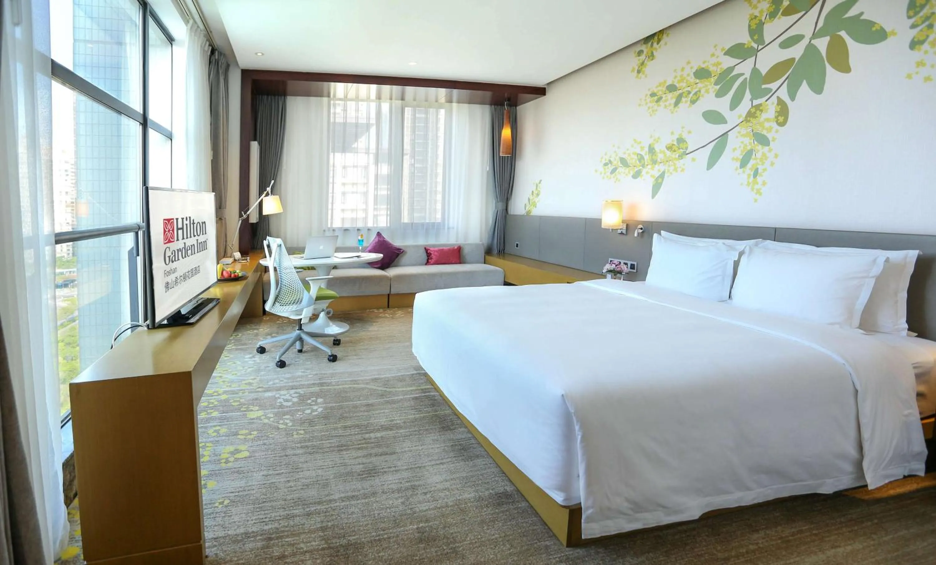 Bedroom, Bed in Hilton Garden Inn Foshan