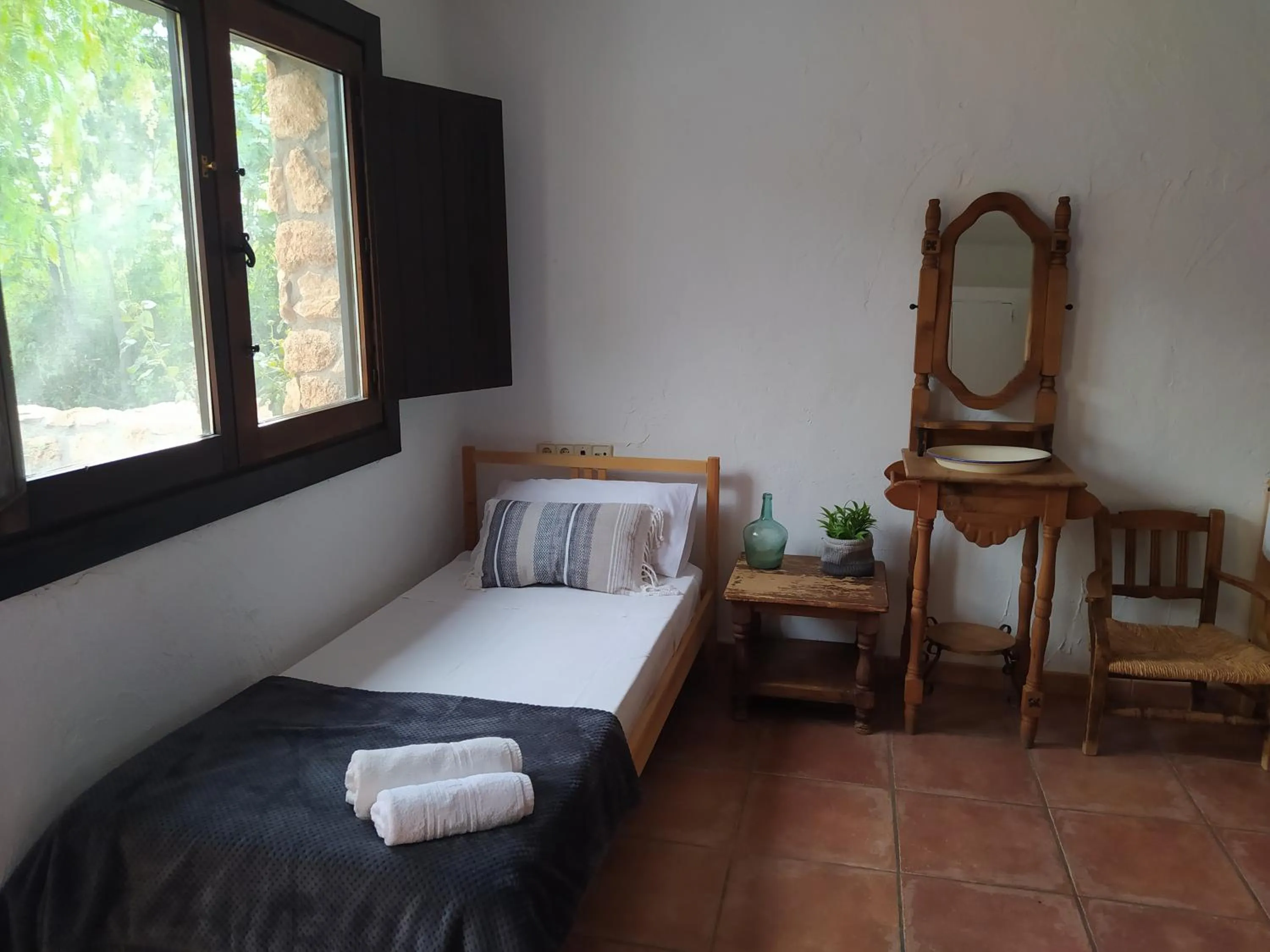 Bed in Hotel Rural La Marmita de Ahlam