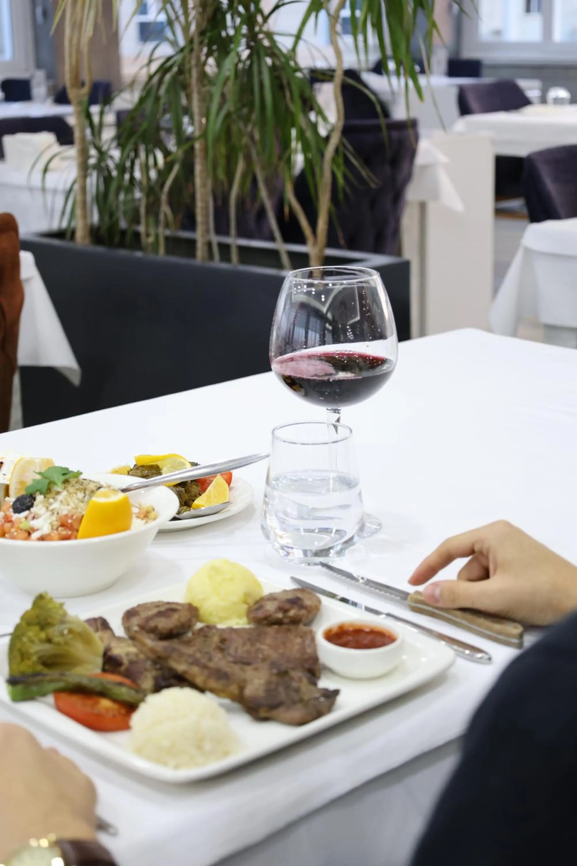 Restaurant/places to eat in Cavit Duvan Prestige Hotel
