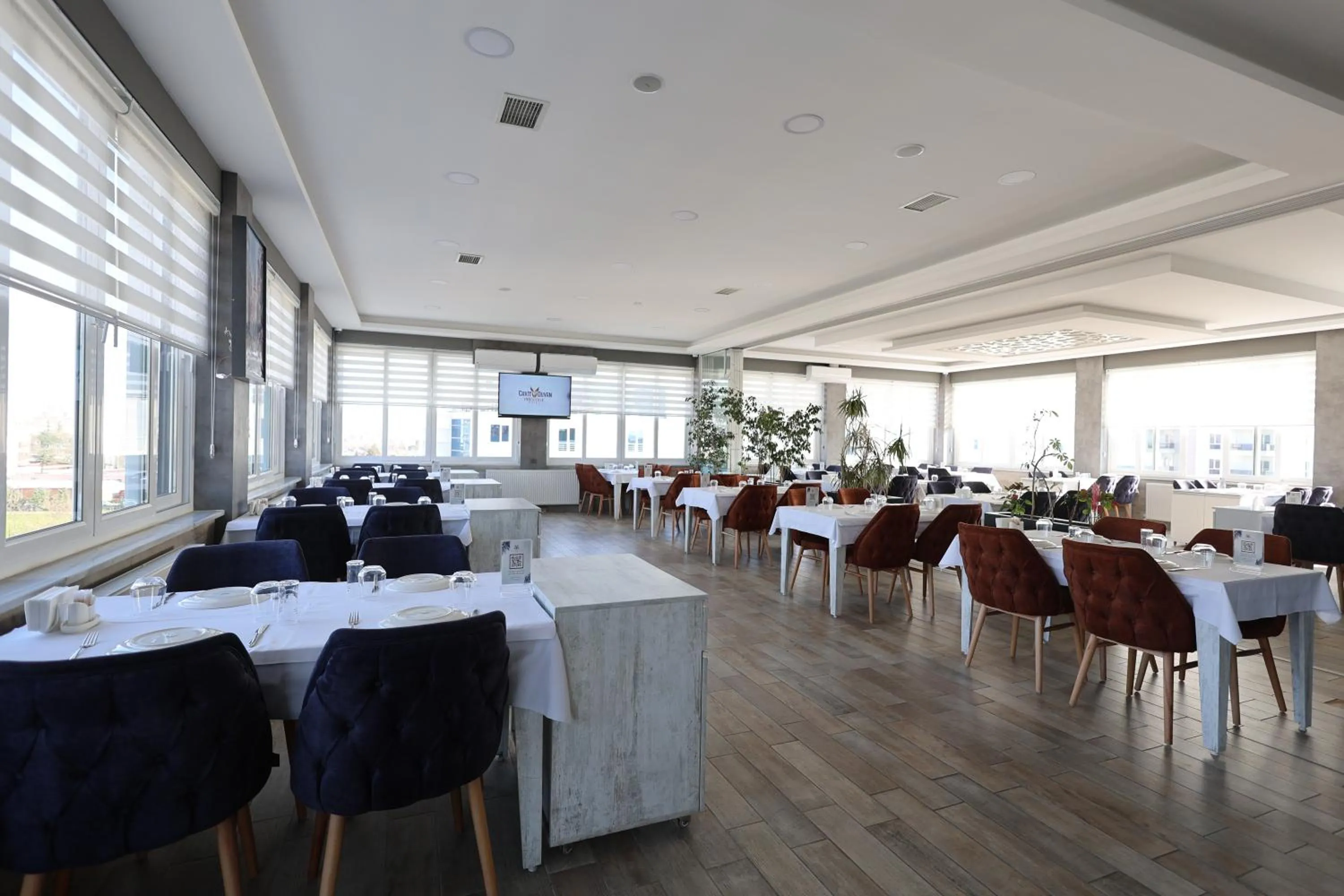 Restaurant/places to eat in Cavit Duvan Prestige Hotel