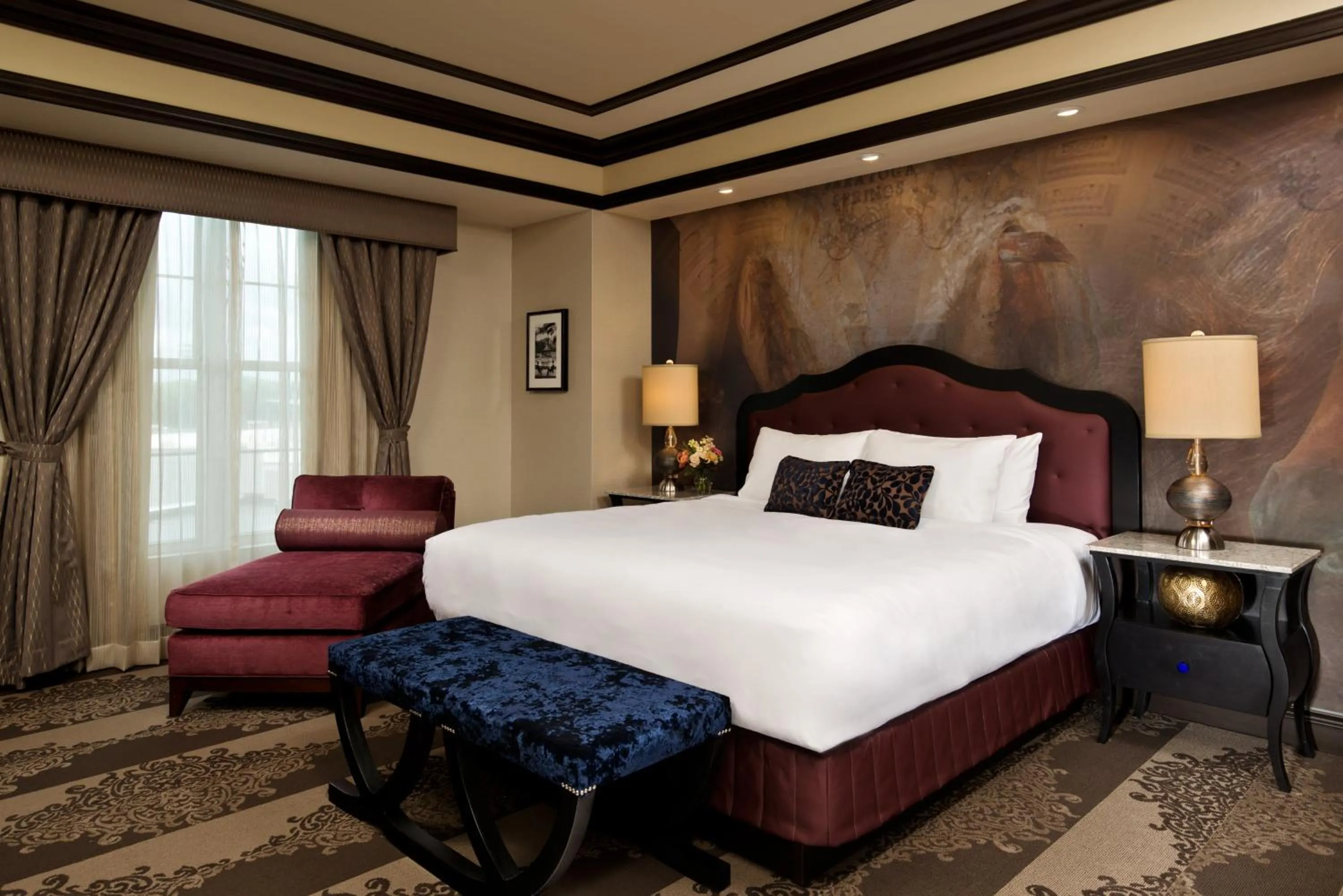 Photo of the whole room, Bed in Saratoga Casino Hotel